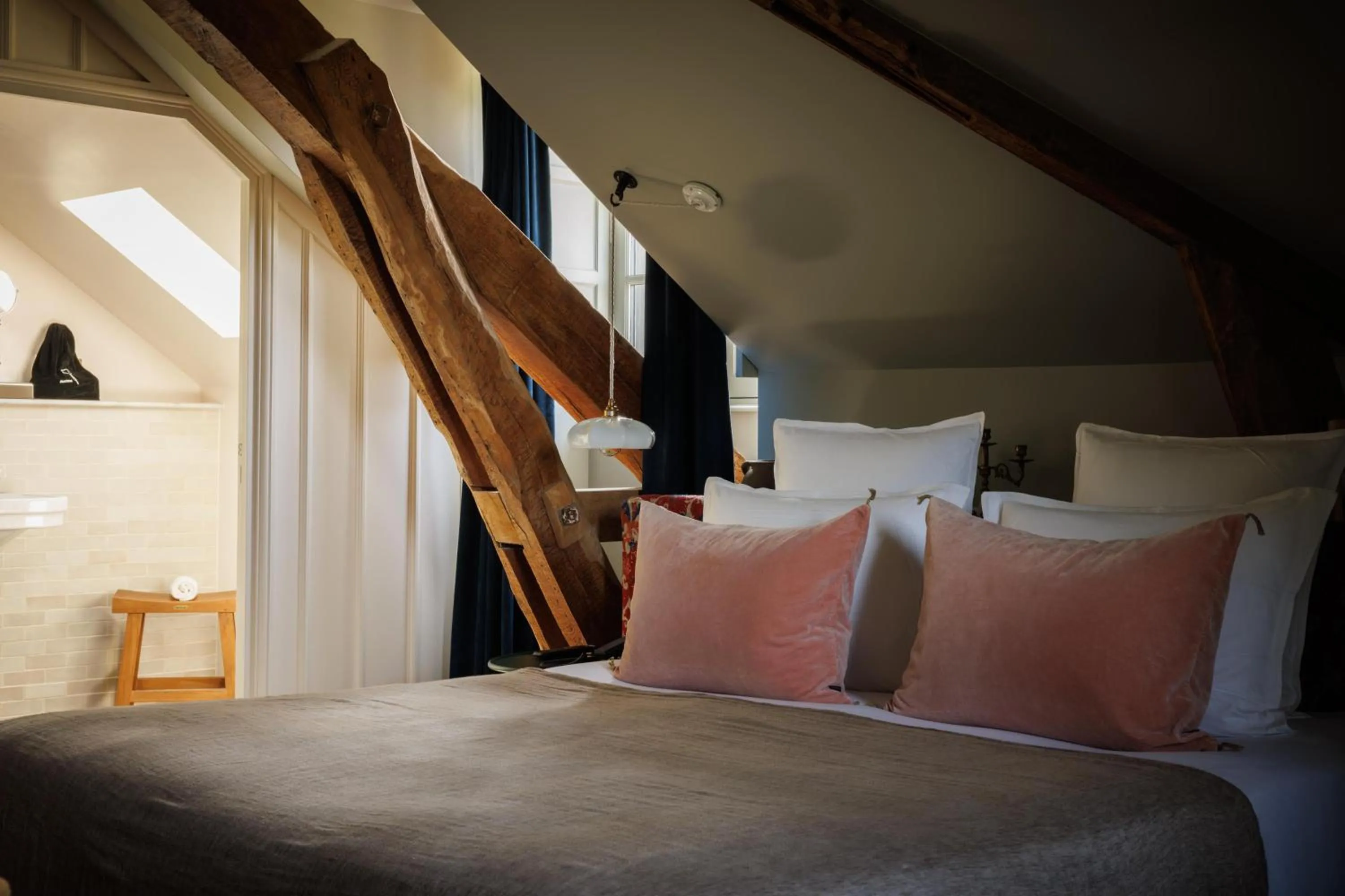Photo of the whole room, Bed in Domaine de Locguénolé & Spa - Relais & Chateaux