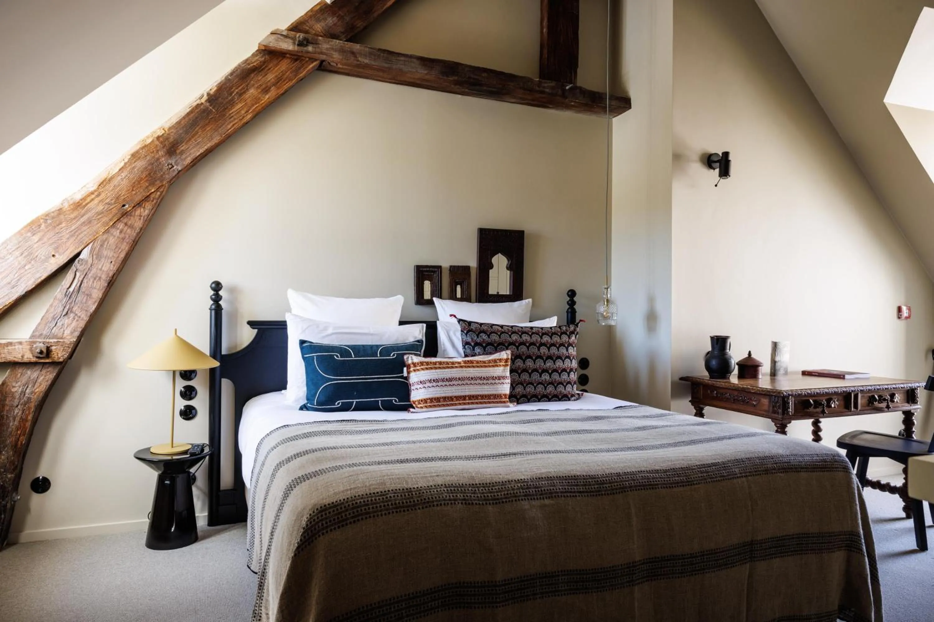 Photo of the whole room, Bed in Domaine de Locguénolé & Spa - Relais & Chateaux