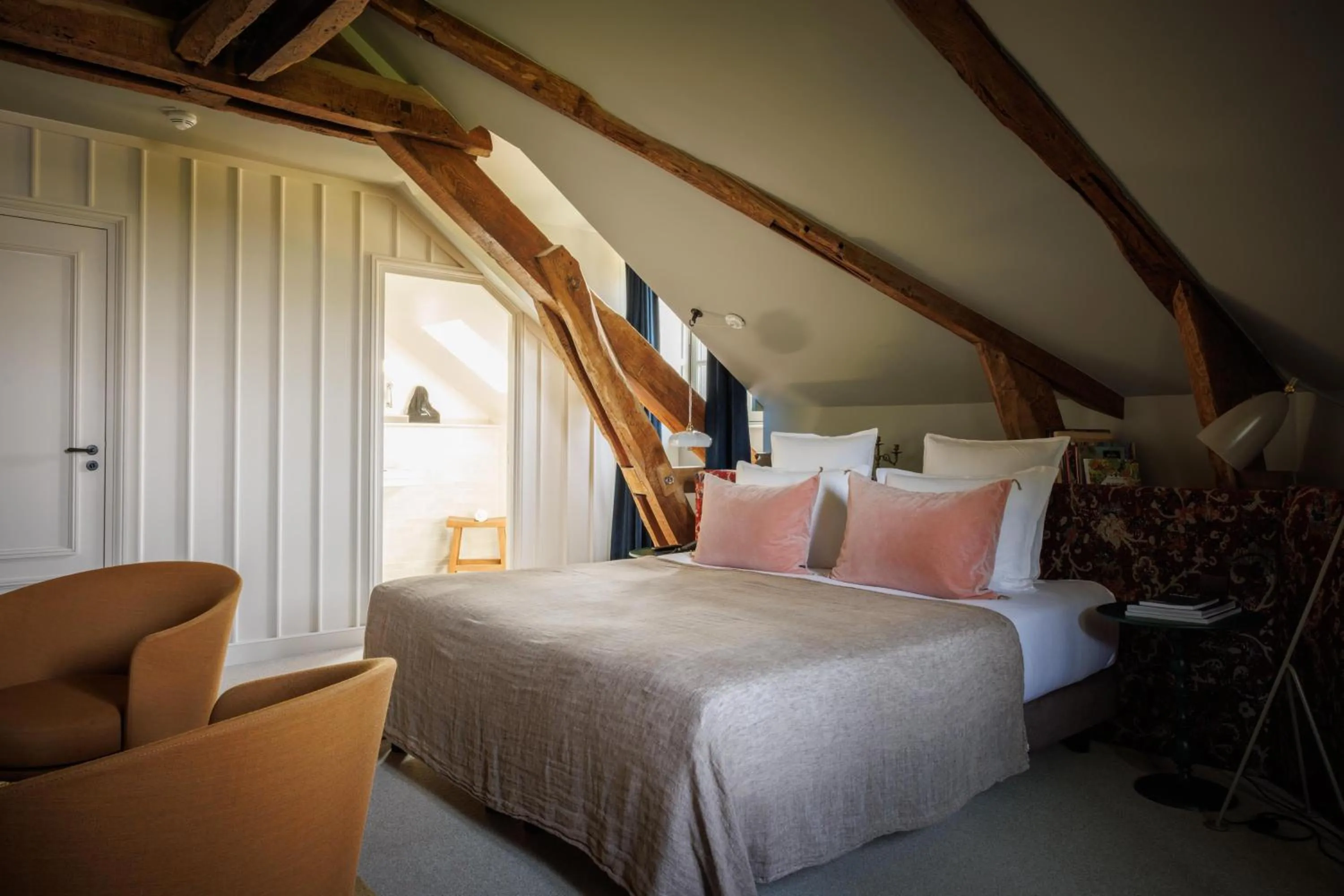 Photo of the whole room, Bed in Domaine de Locguénolé & Spa - Relais & Chateaux