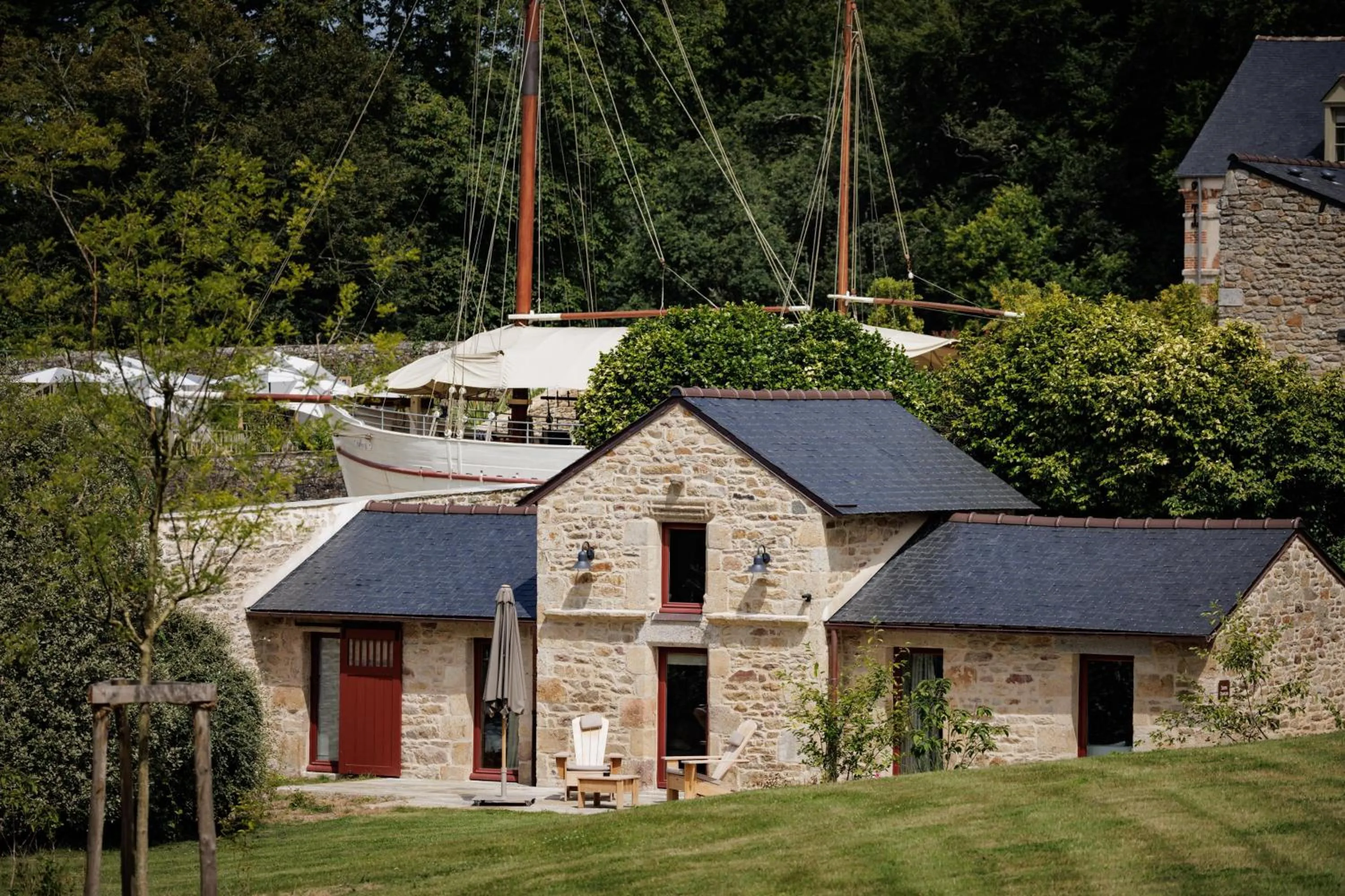 Photo of the whole room in Domaine de Locguénolé & Spa - Relais & Chateaux