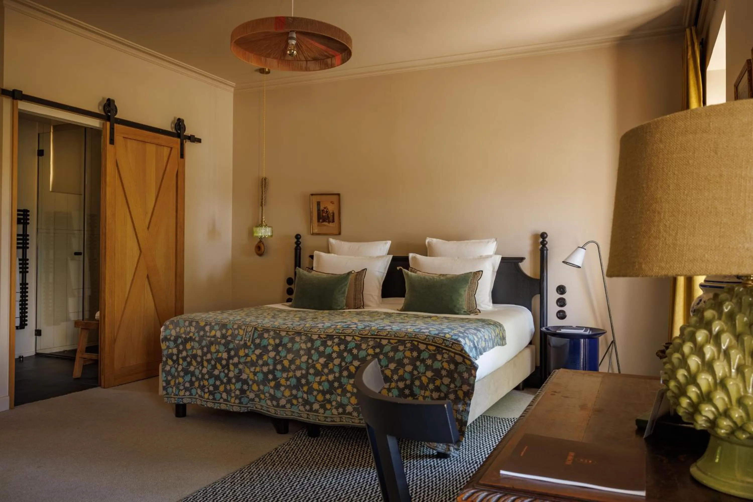 Photo of the whole room, Bed in Domaine de Locguénolé & Spa - Relais & Chateaux