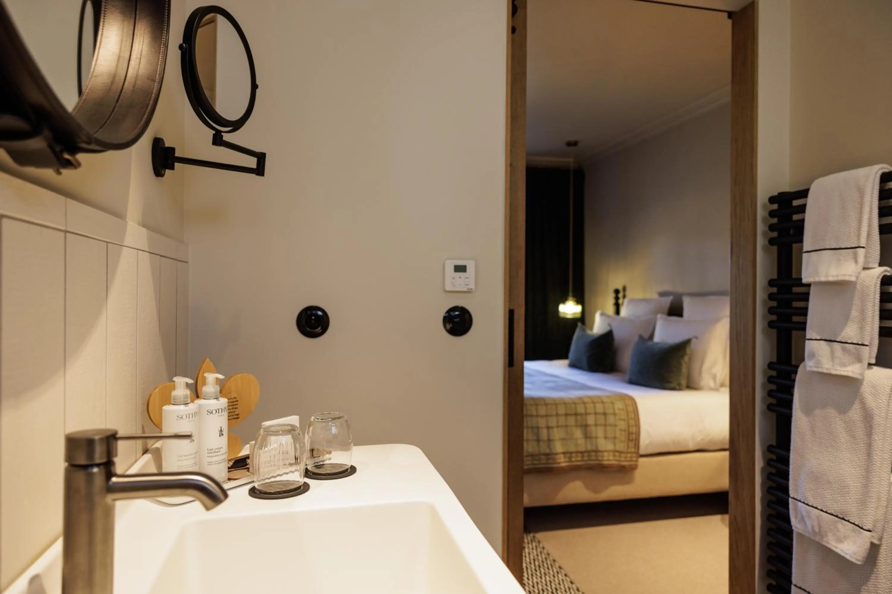 Bathroom, Bed in Domaine de Locguénolé & Spa - Relais & Chateaux