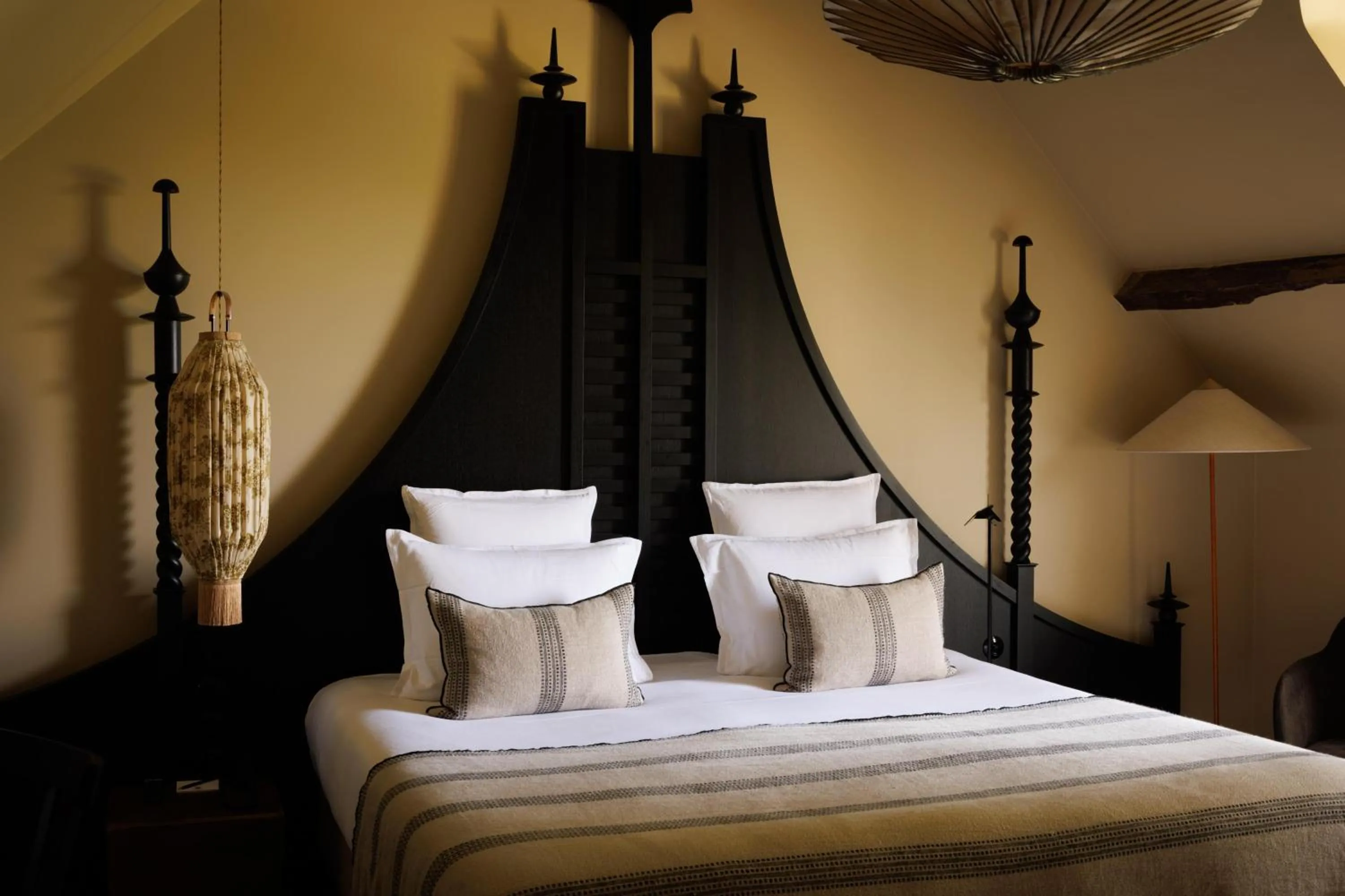 Photo of the whole room, Bed in Domaine de Locguénolé & Spa - Relais & Chateaux