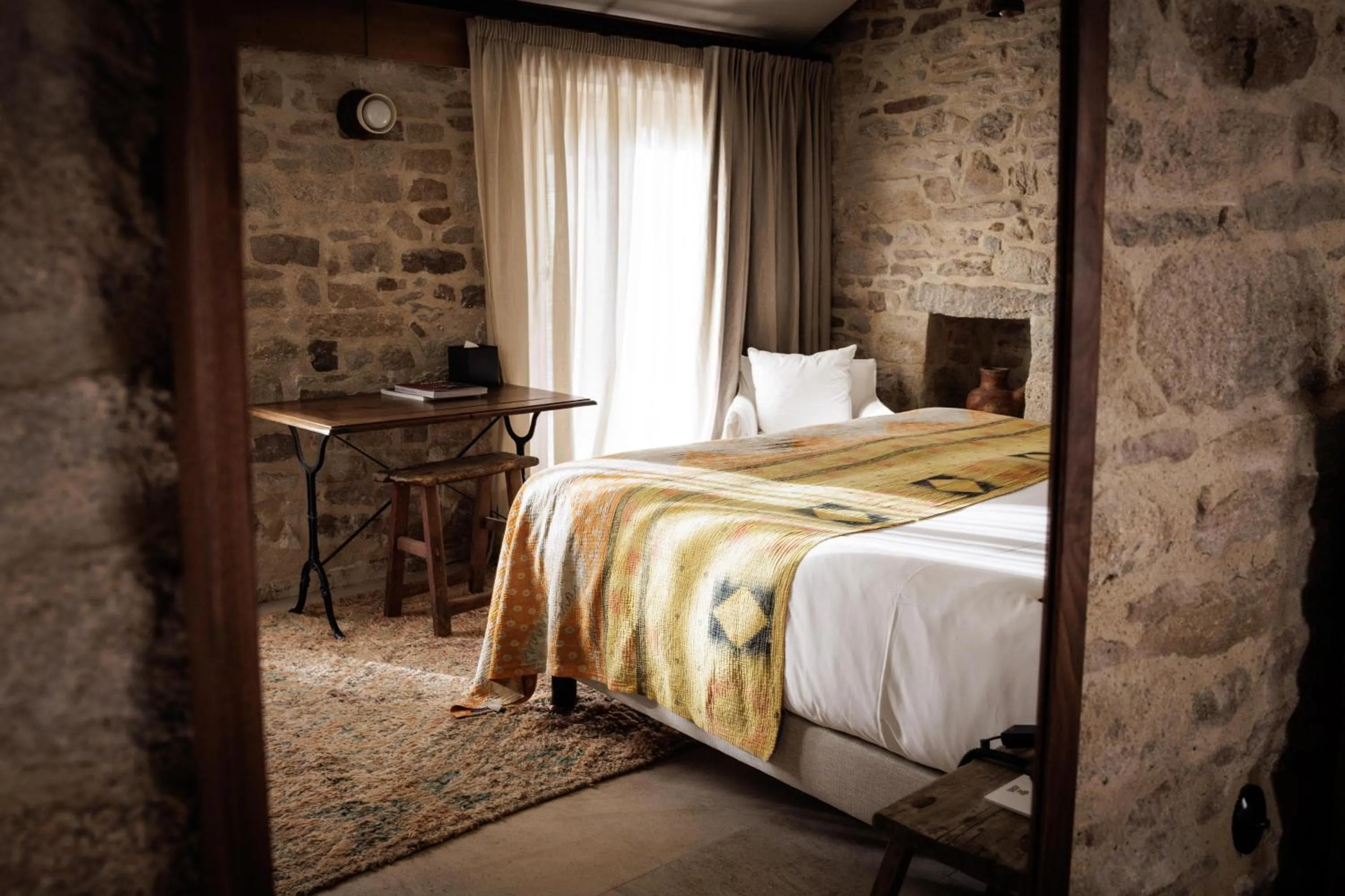 Photo of the whole room, Bed in Domaine de Locguénolé & Spa - Relais & Chateaux