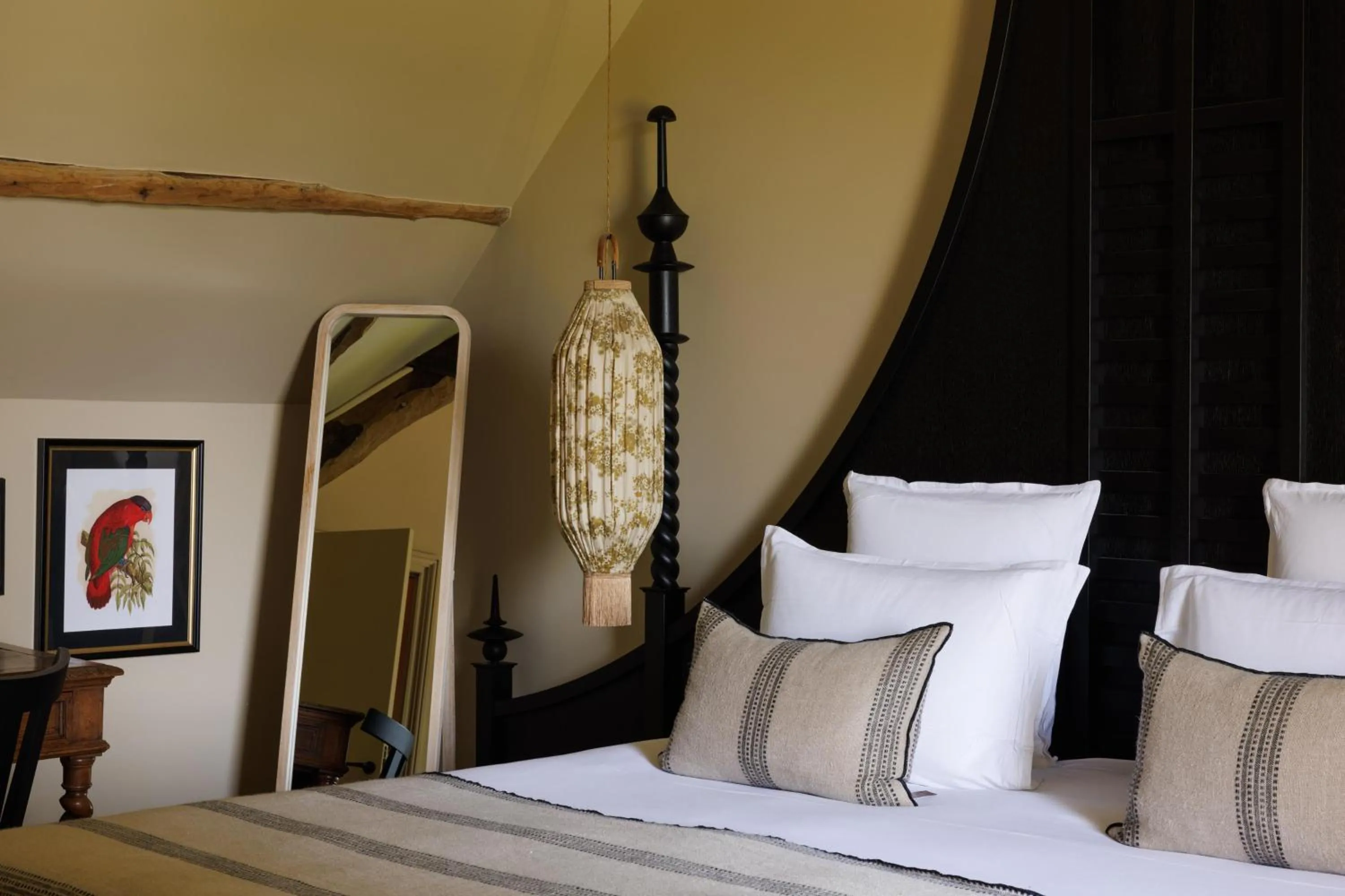 Photo of the whole room, Bed in Domaine de Locguénolé & Spa - Relais & Chateaux