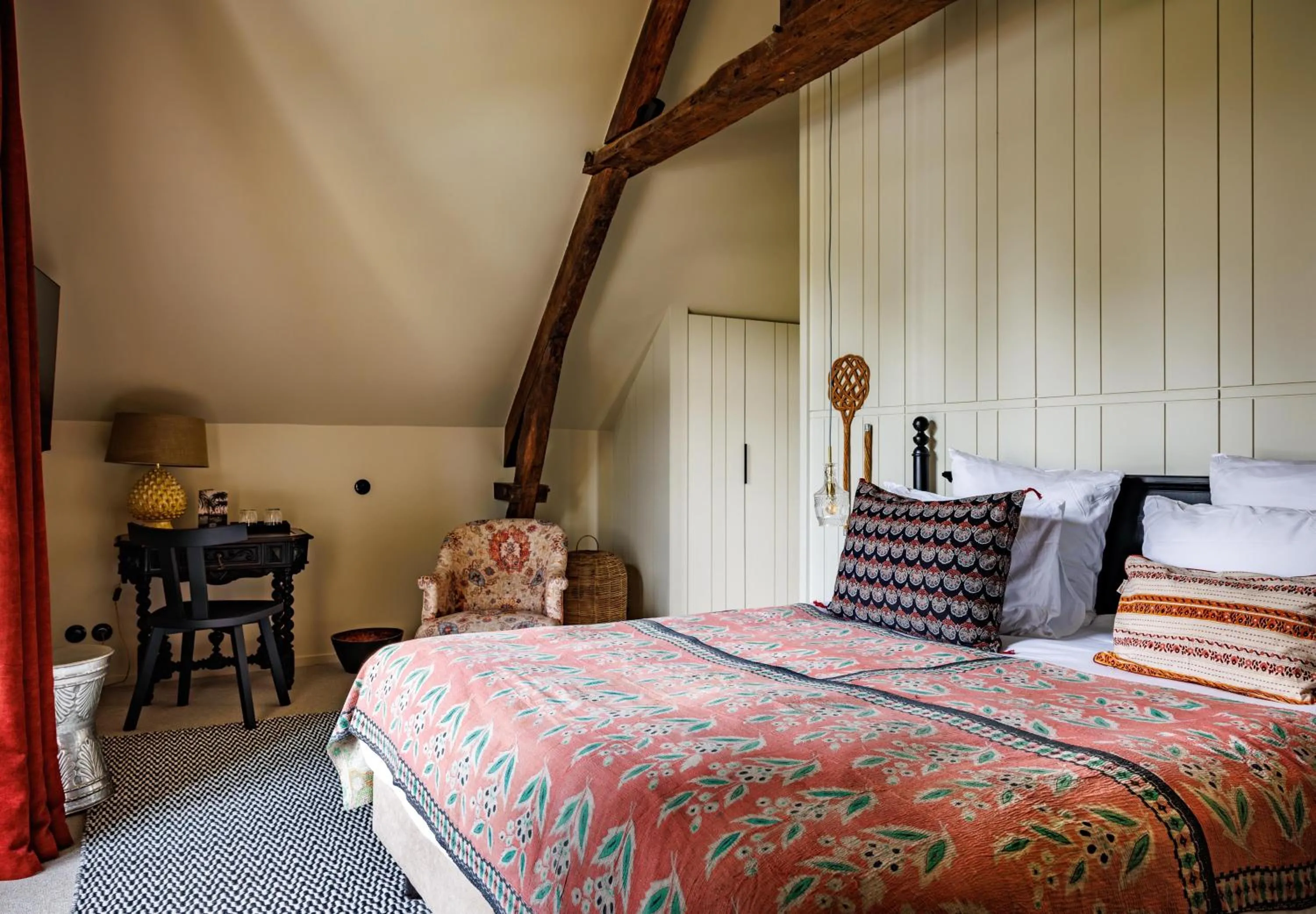 Photo of the whole room, Bed in Domaine de Locguénolé & Spa - Relais & Chateaux