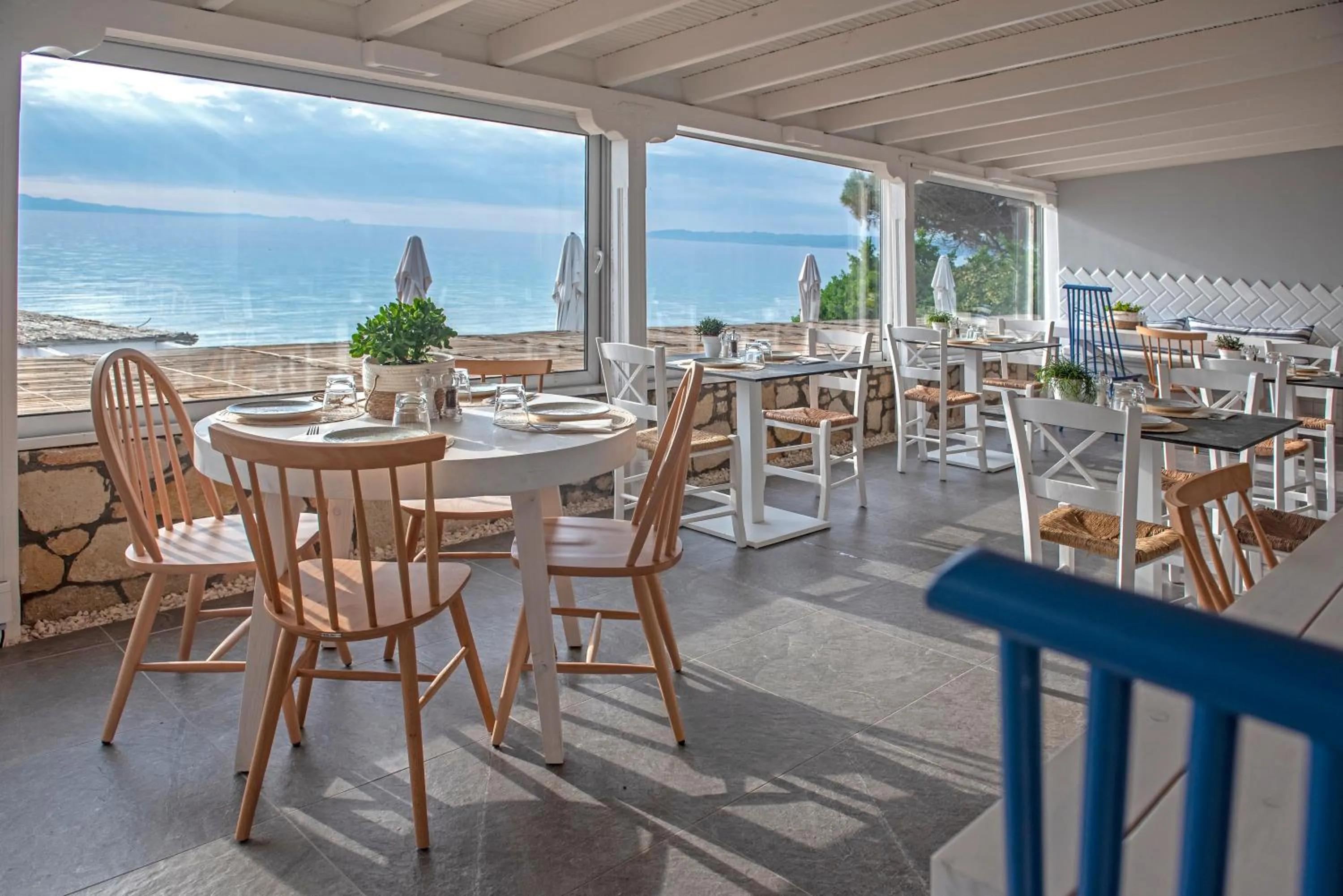 Restaurant/places to eat in White Suites Resort- Adults Only Hotel