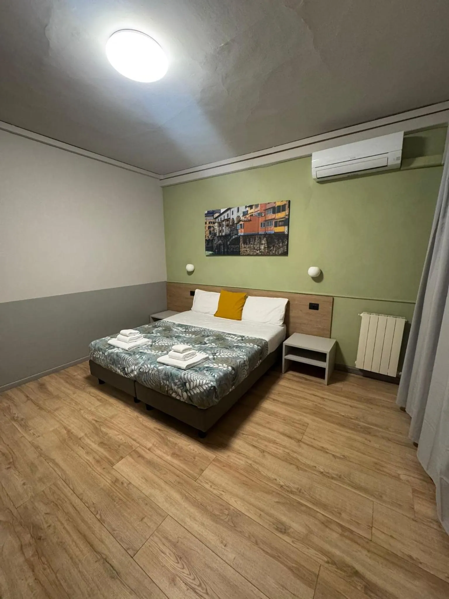 Bed in Hotel Camilla Guelfa