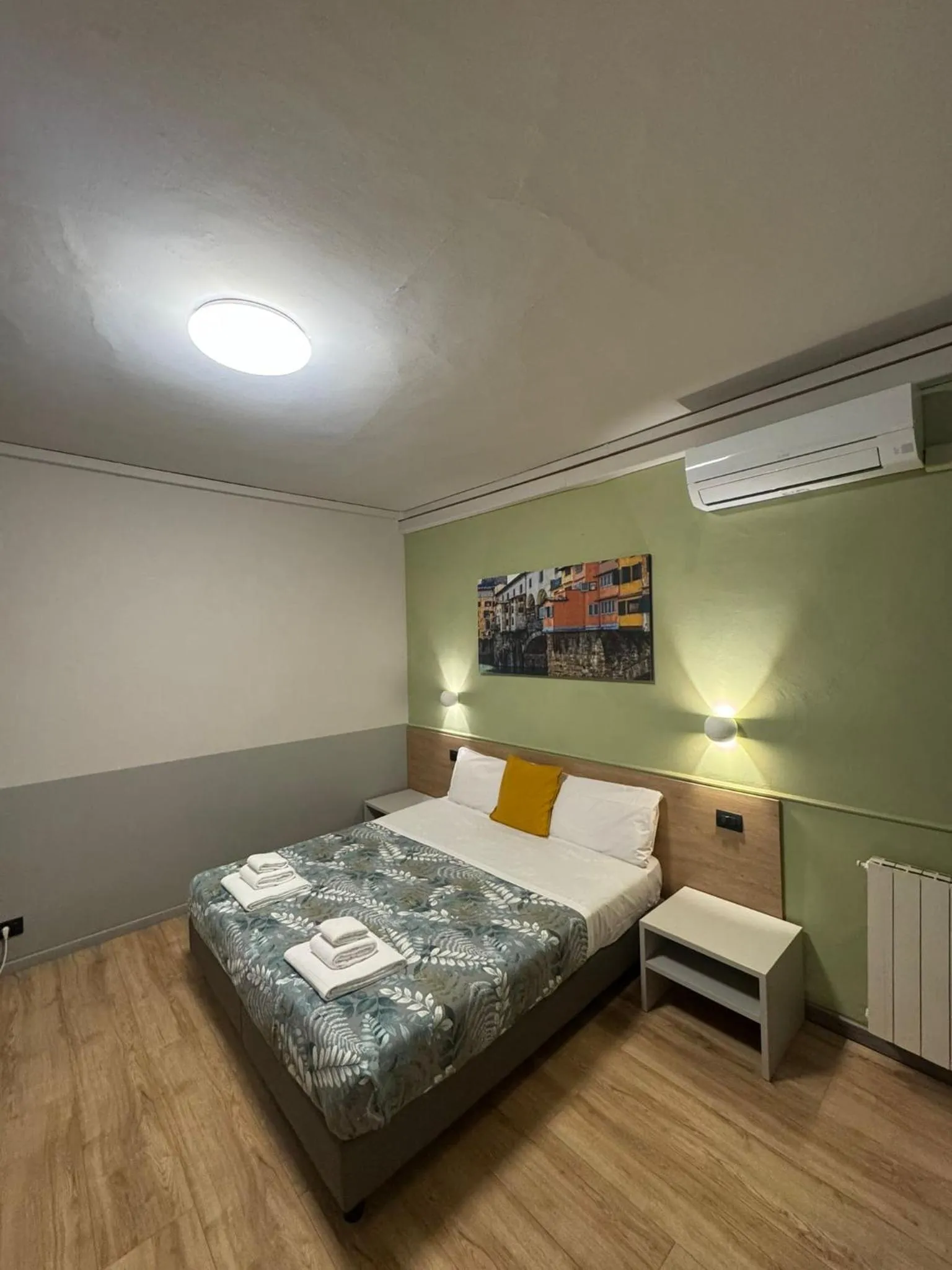 Bed in Hotel Camilla Guelfa