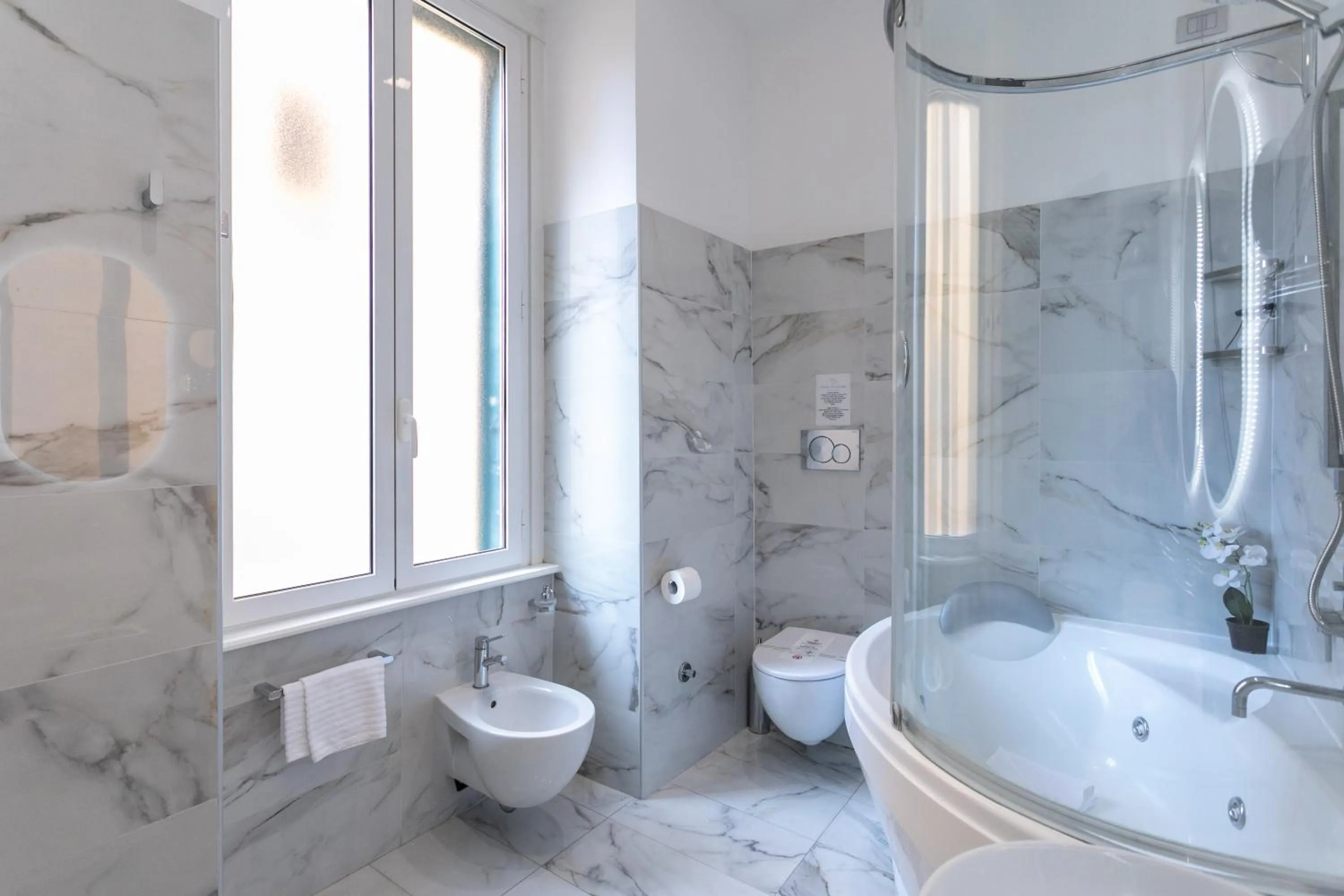 Bathroom in Cesare ai Cavalieri Suites