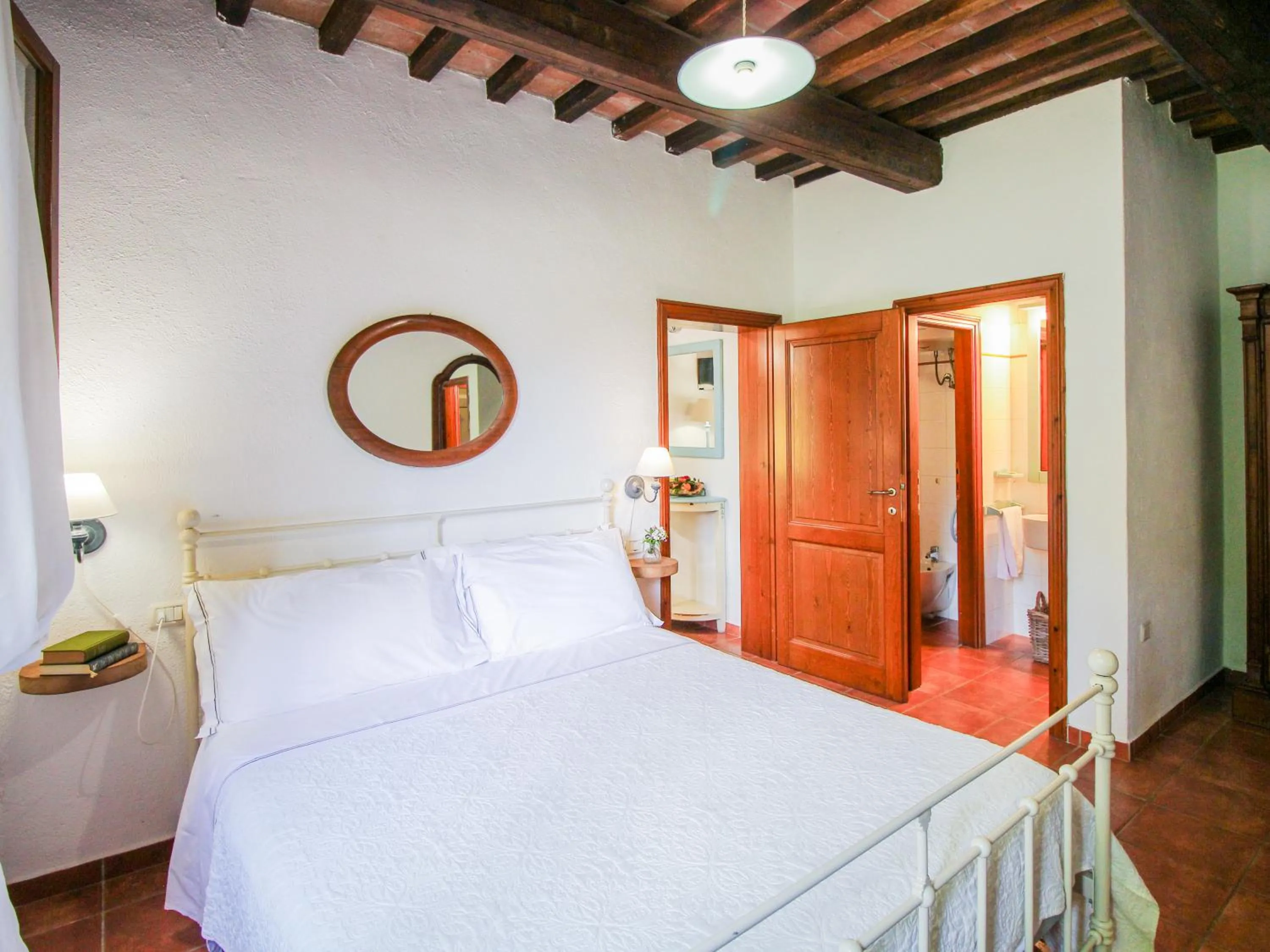 Bed in Agriturismo Boschi di Montecalvi
