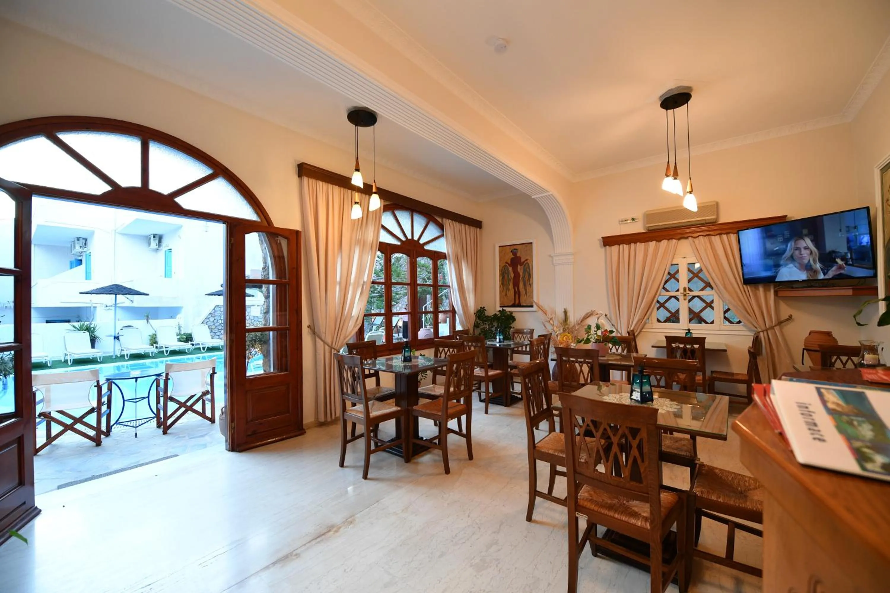 Philoxenia Hotel & Studios