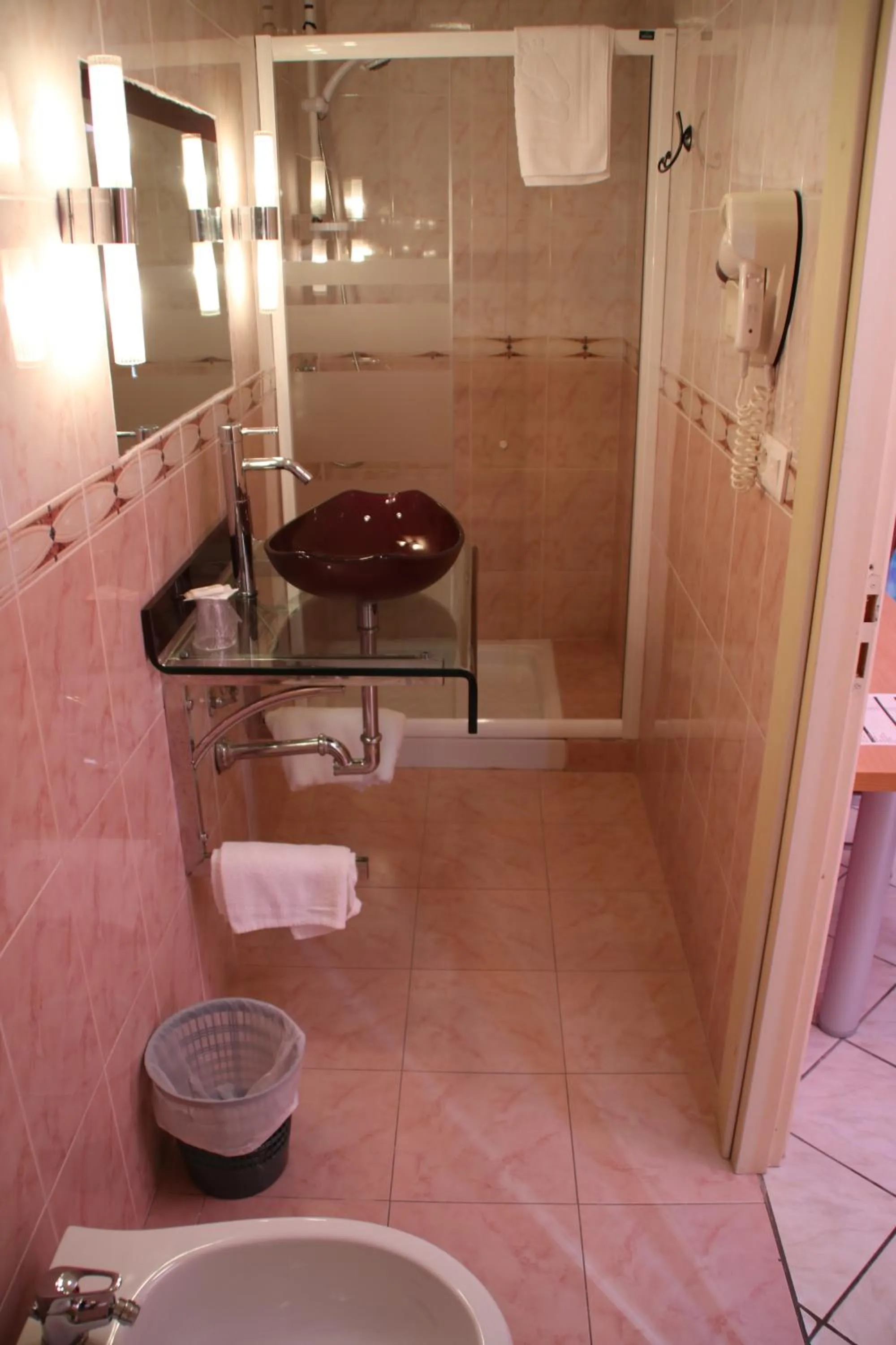 Bathroom in Hôtel Lutetia