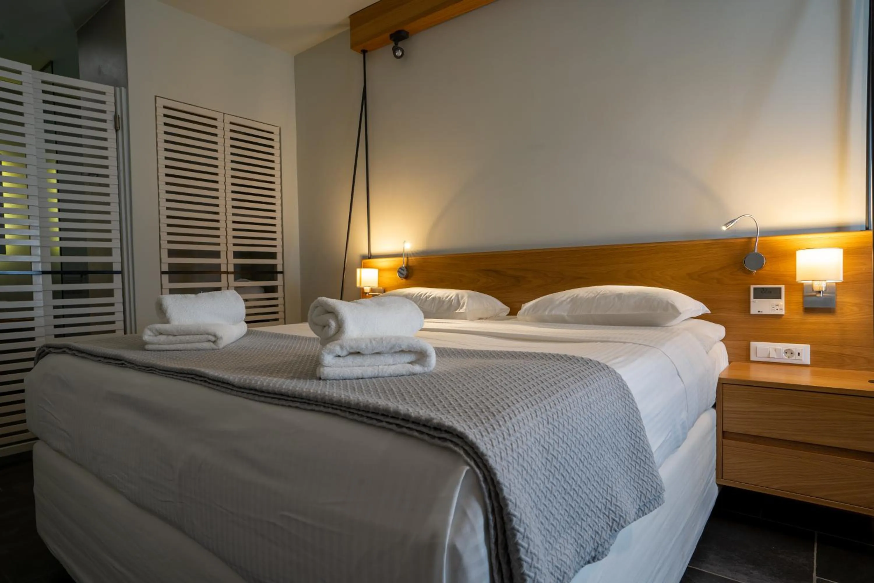 Bed in Meltemi Excelsior Suites