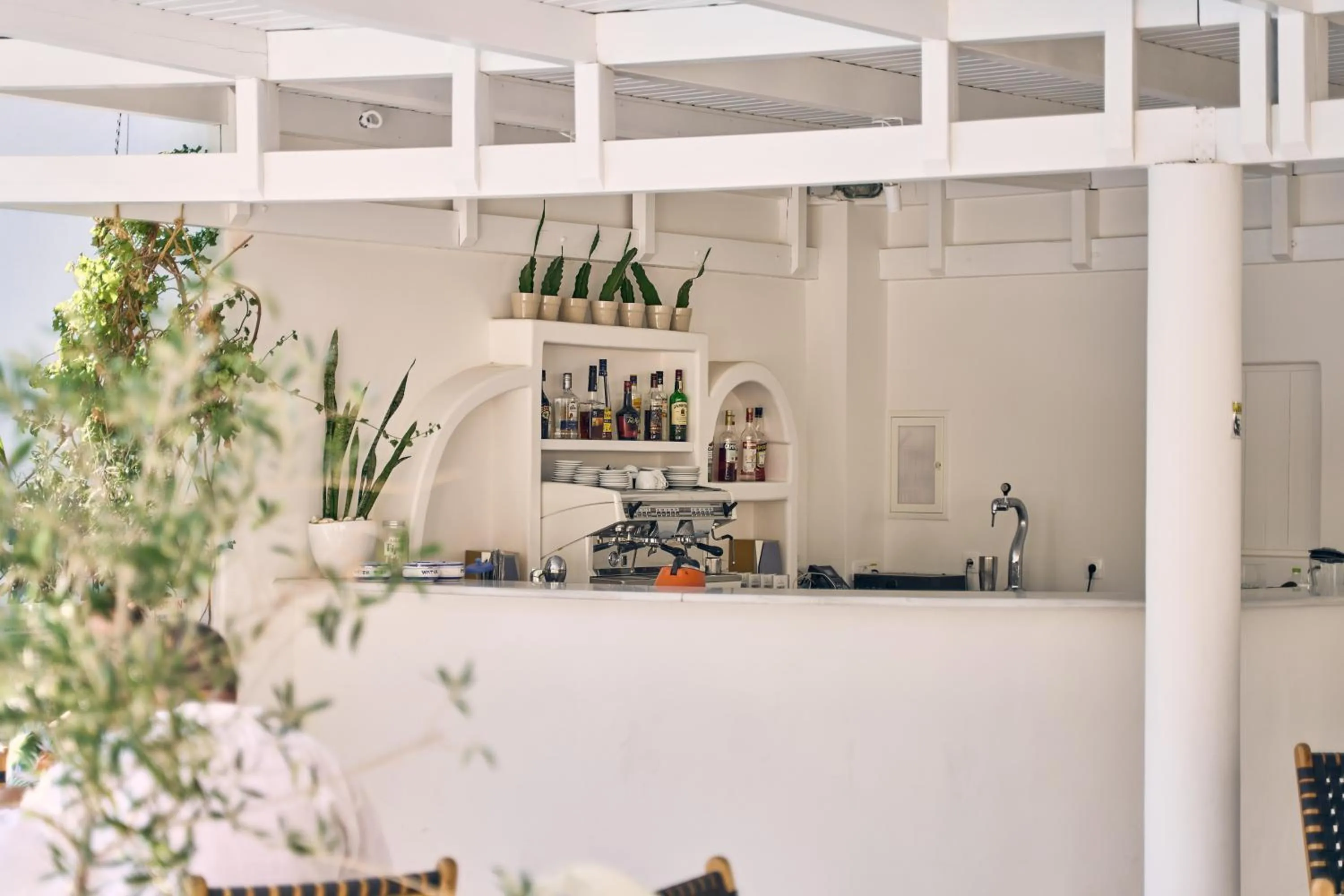 Restaurant/places to eat in Meltemi Excelsior Suites