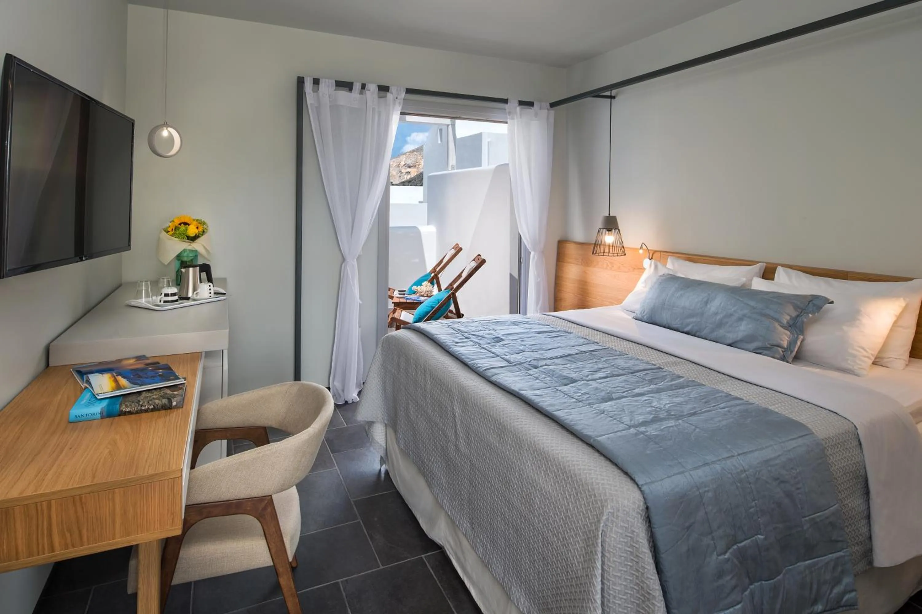 Bedroom, Bed in Meltemi Excelsior Suites