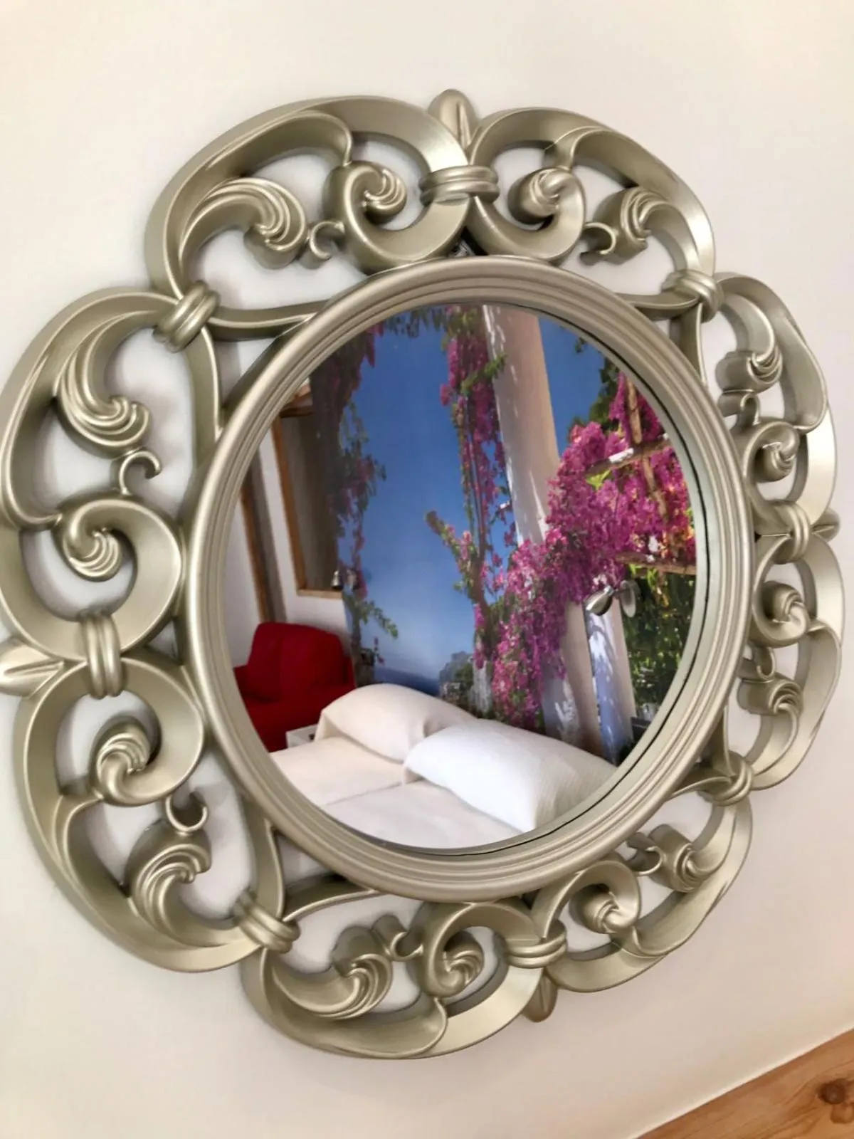 Decorative detail in Salamandra Plaza