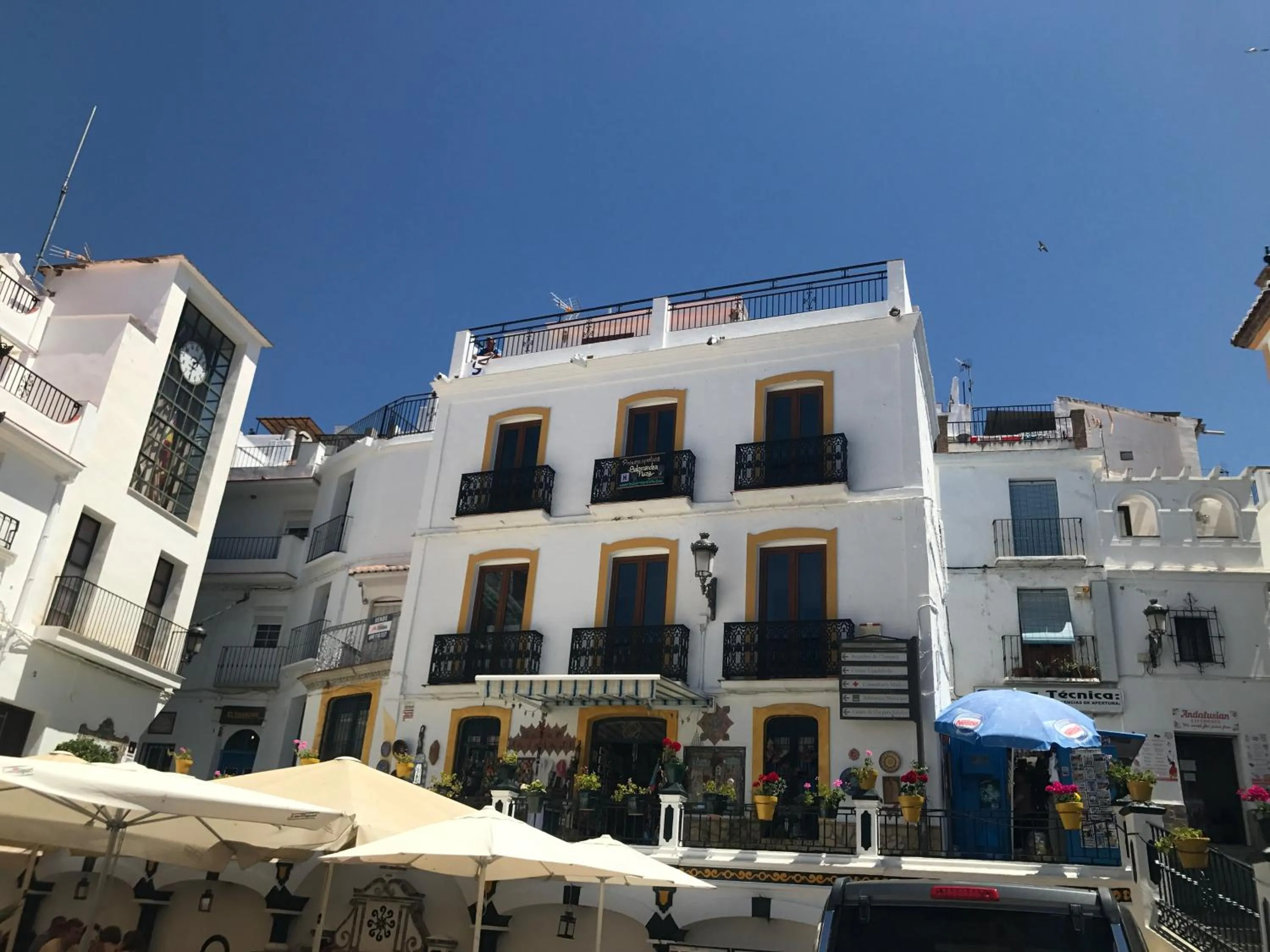 Property building in Salamandra Plaza
