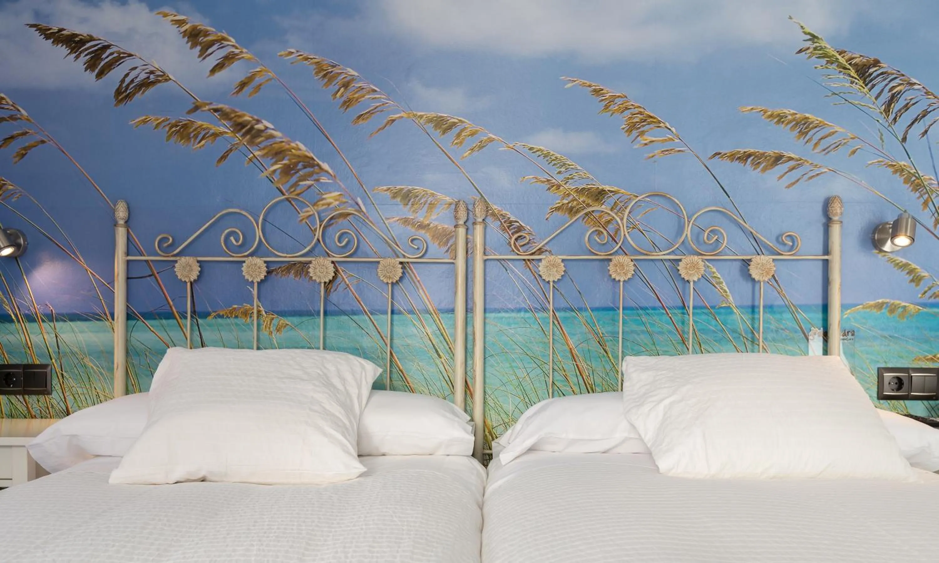 Photo of the whole room, Bed in Salamandra Plaza