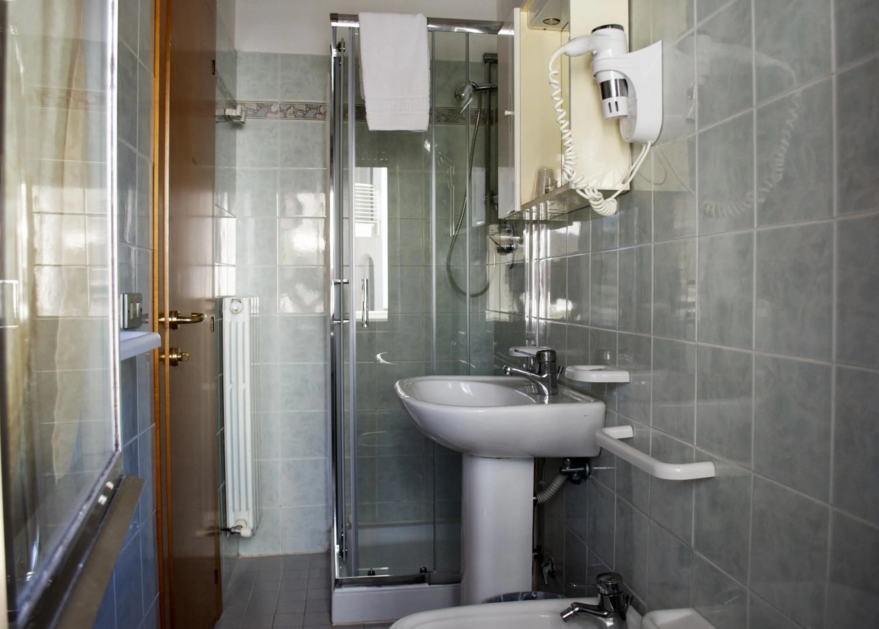 Shower in Hotel La Perla Preziosa