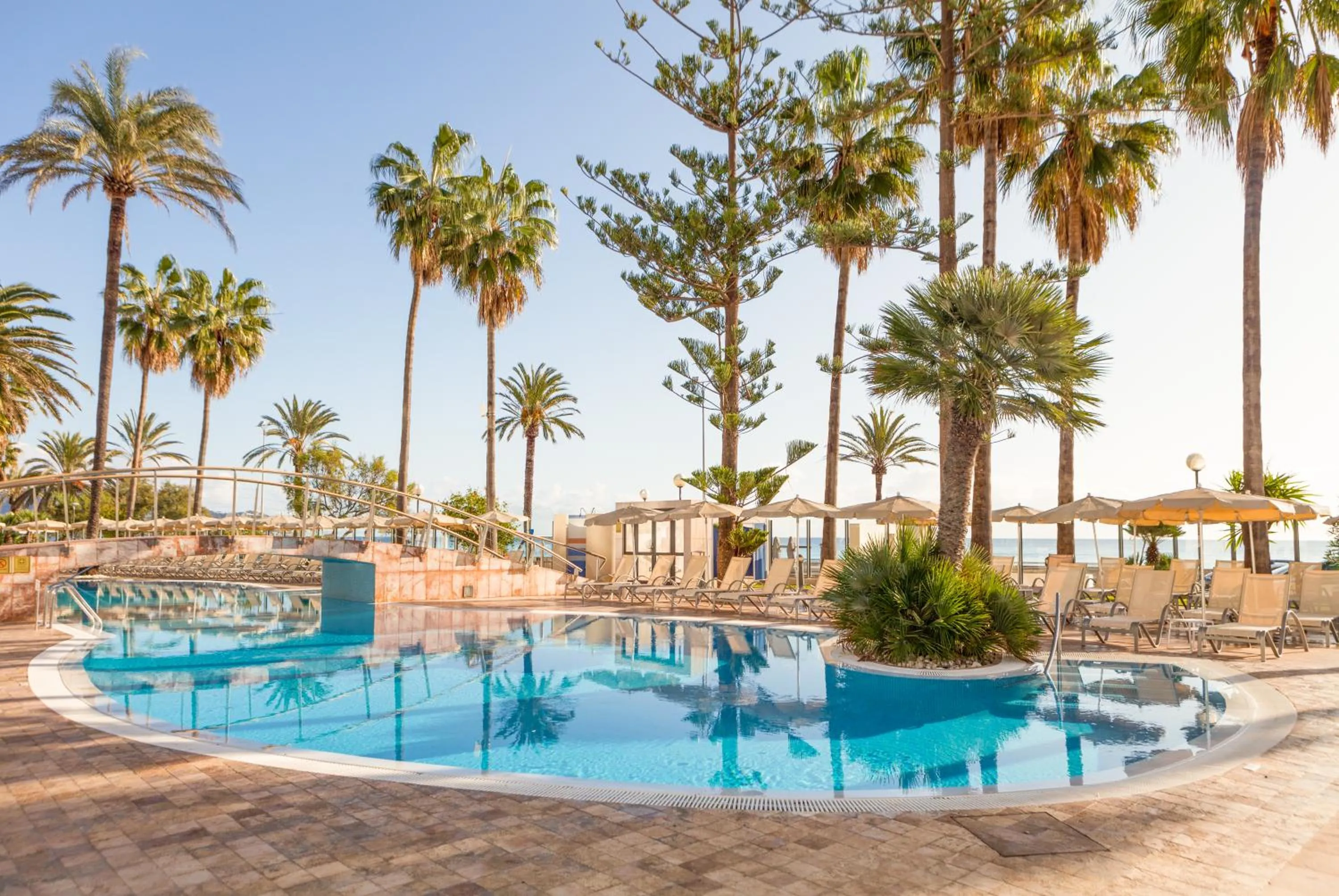 Swimming pool in CM Playa del Moro