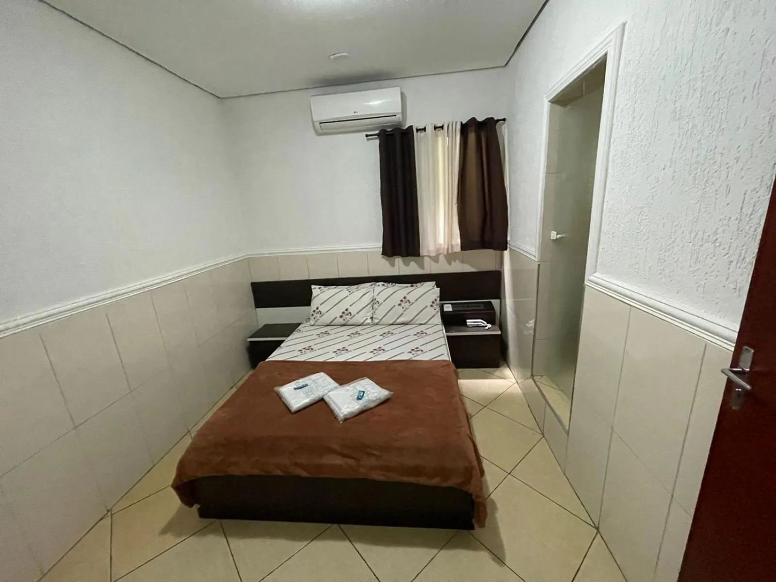 Bed in Hotel Tenda Brigadeiro - 5 Minutos a Pé do Metrô e Praça da Sé, 8 Minutos da Rua 25 de Março e Liberdade - Estacionamento Opcional