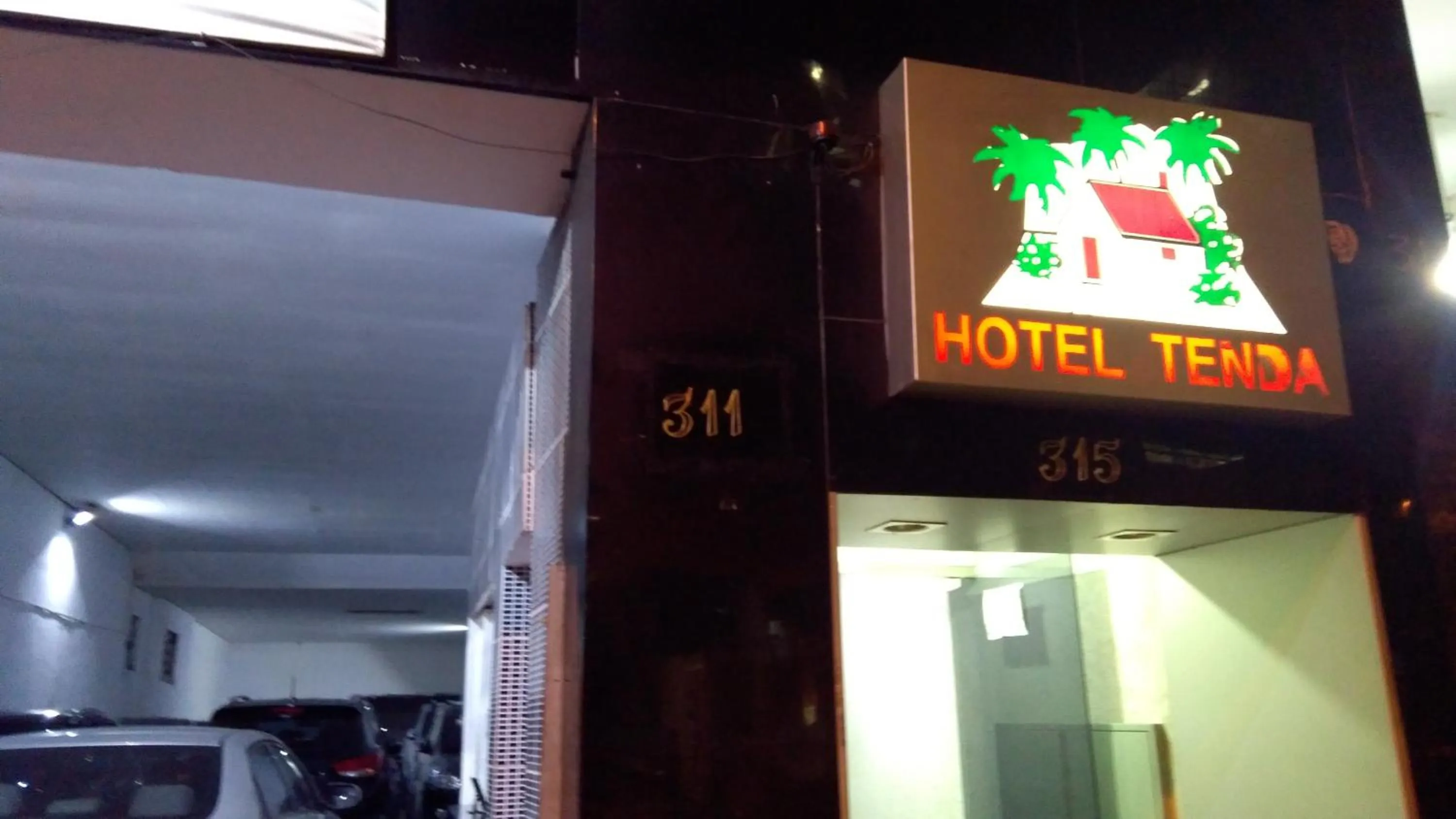 Property building in Hotel Tenda Brigadeiro - 5 Minutos a Pé do Metrô e Praça da Sé, 8 Minutos da Rua 25 de Março e Liberdade - Estacionamento Opcional