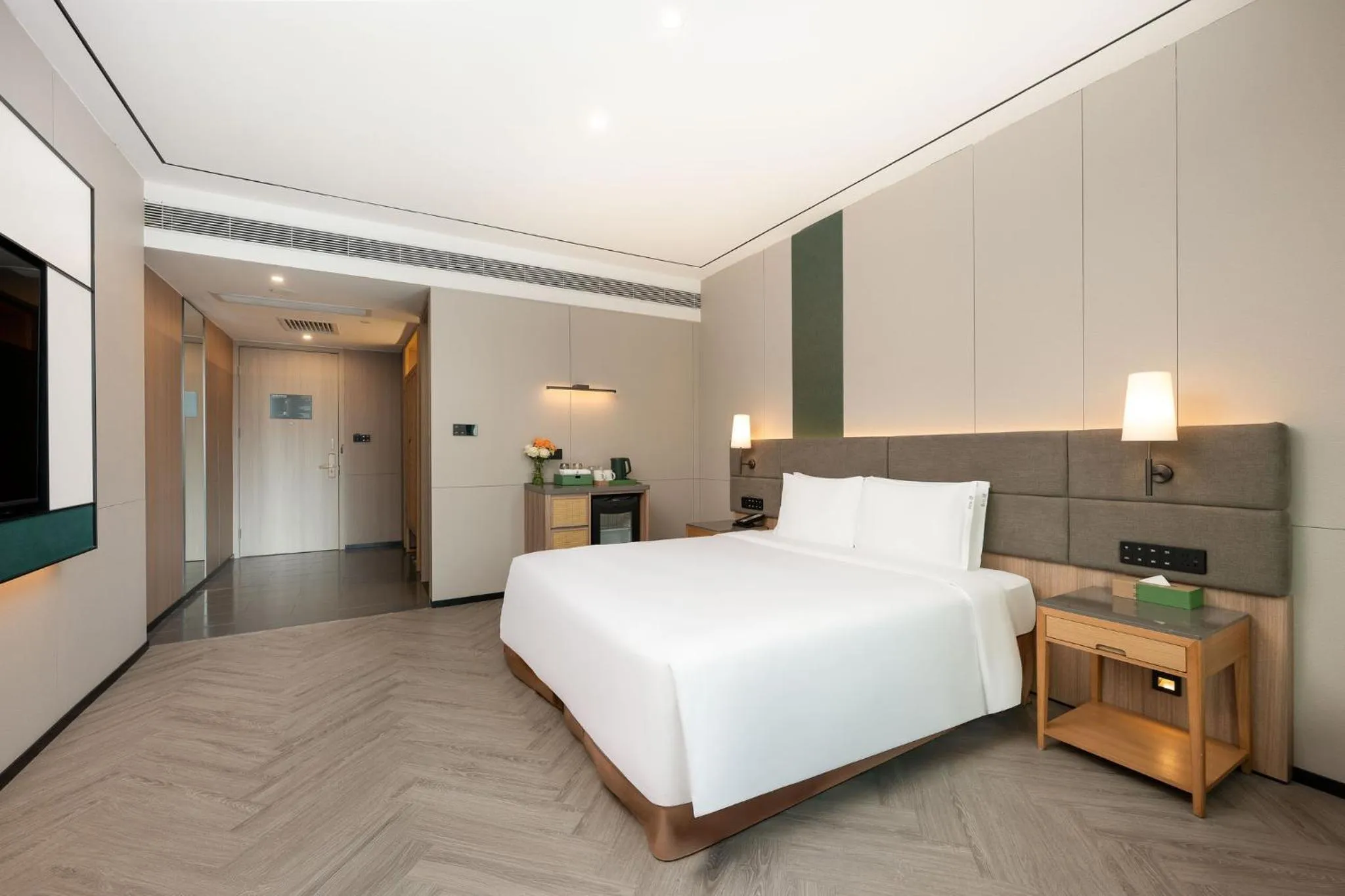 Photo of the whole room, Bed in Holiday Inn Guangzhou Zhujiang New Town
