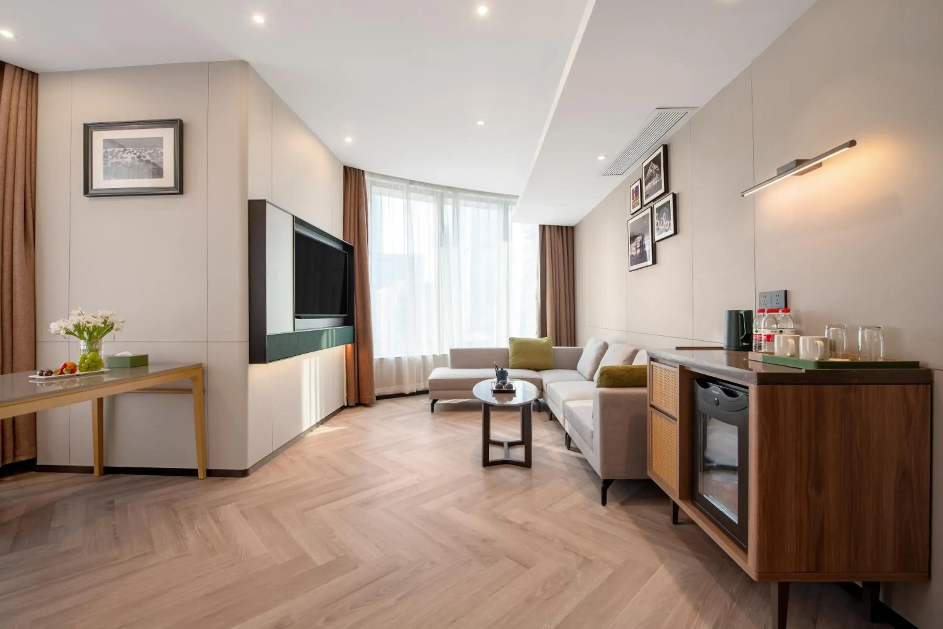 One-Bedroom Suite with Tower View in Holiday Inn Guangzhou Zhujiang New Town One-Bedroom Suite with Tower View in Holiday Inn Guangzhou Zhujiang New Town