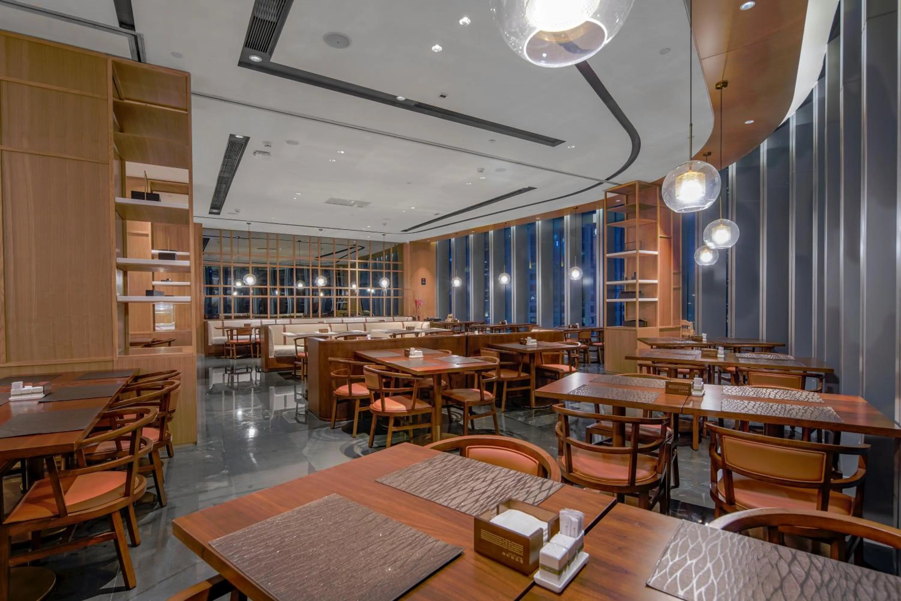 Restaurant/places to eat in H' Elite Hotel