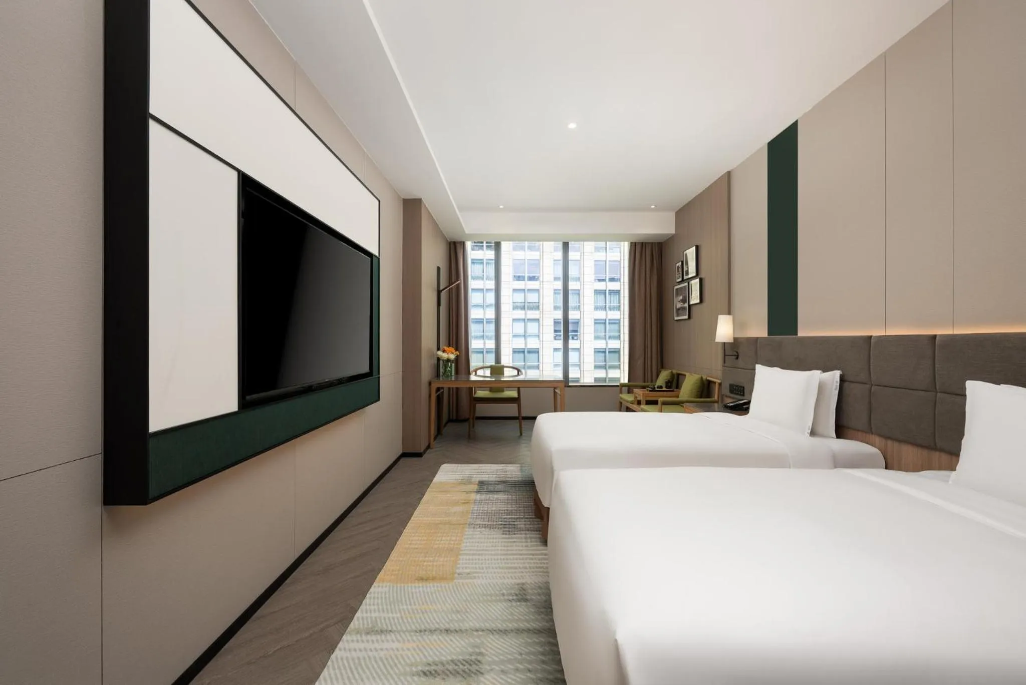 Photo of the whole room, Bed in Holiday Inn Guangzhou Zhujiang New Town