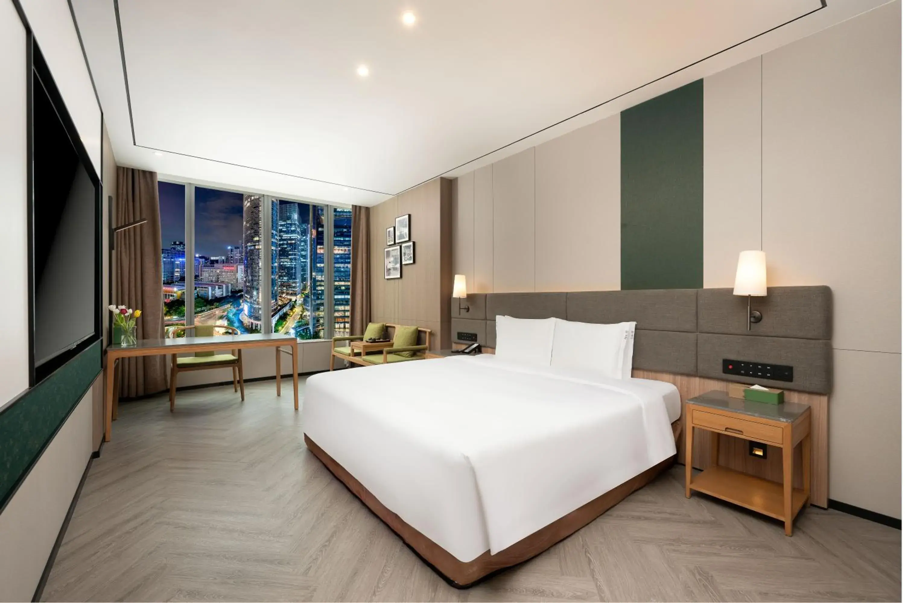 Premium King Room with City View in Holiday Inn Guangzhou Zhujiang New Town Premium King Room with City View in Holiday Inn Guangzhou Zhujiang New Town