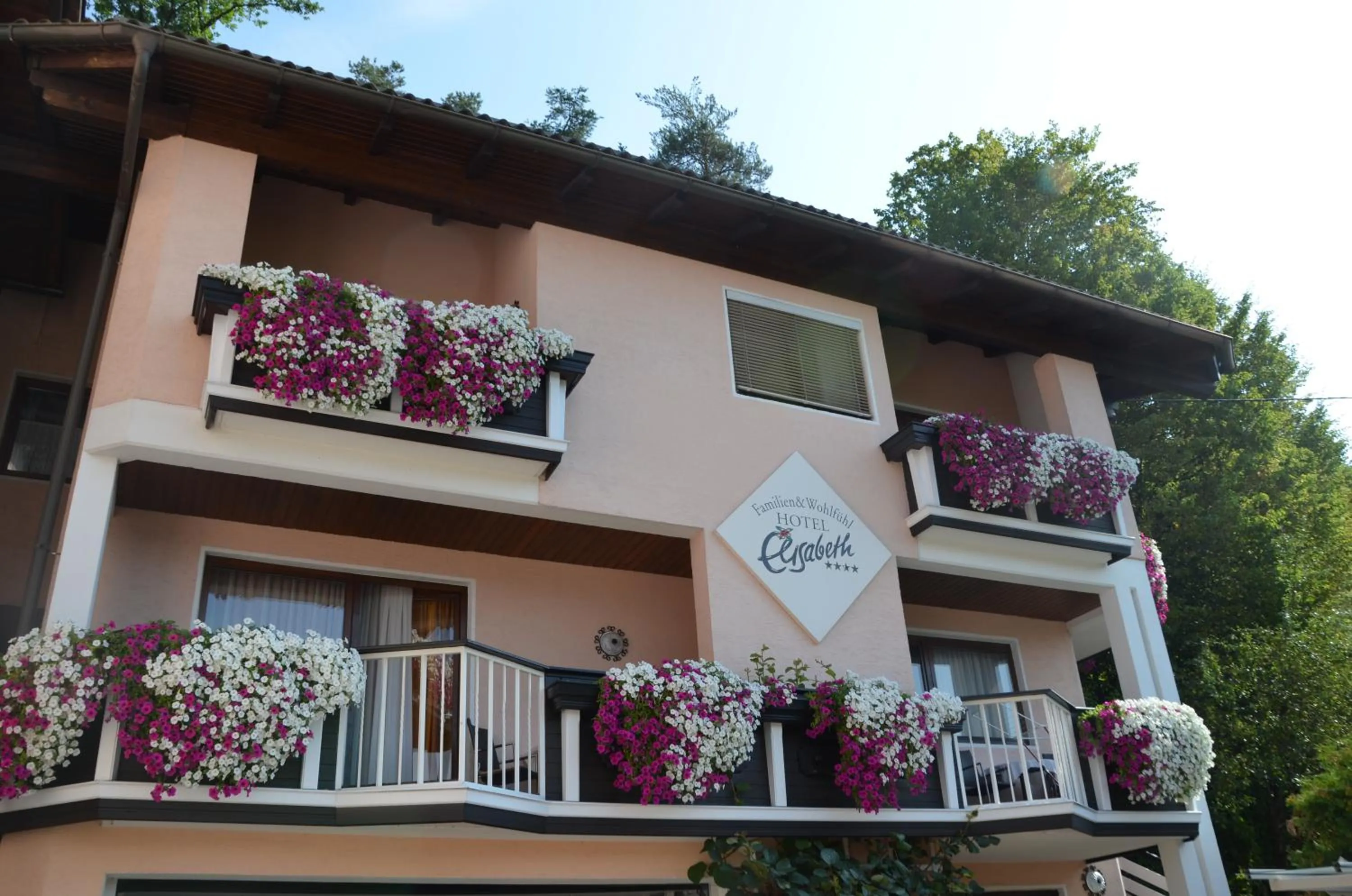 Property building in Hotel Garni ELISABETH