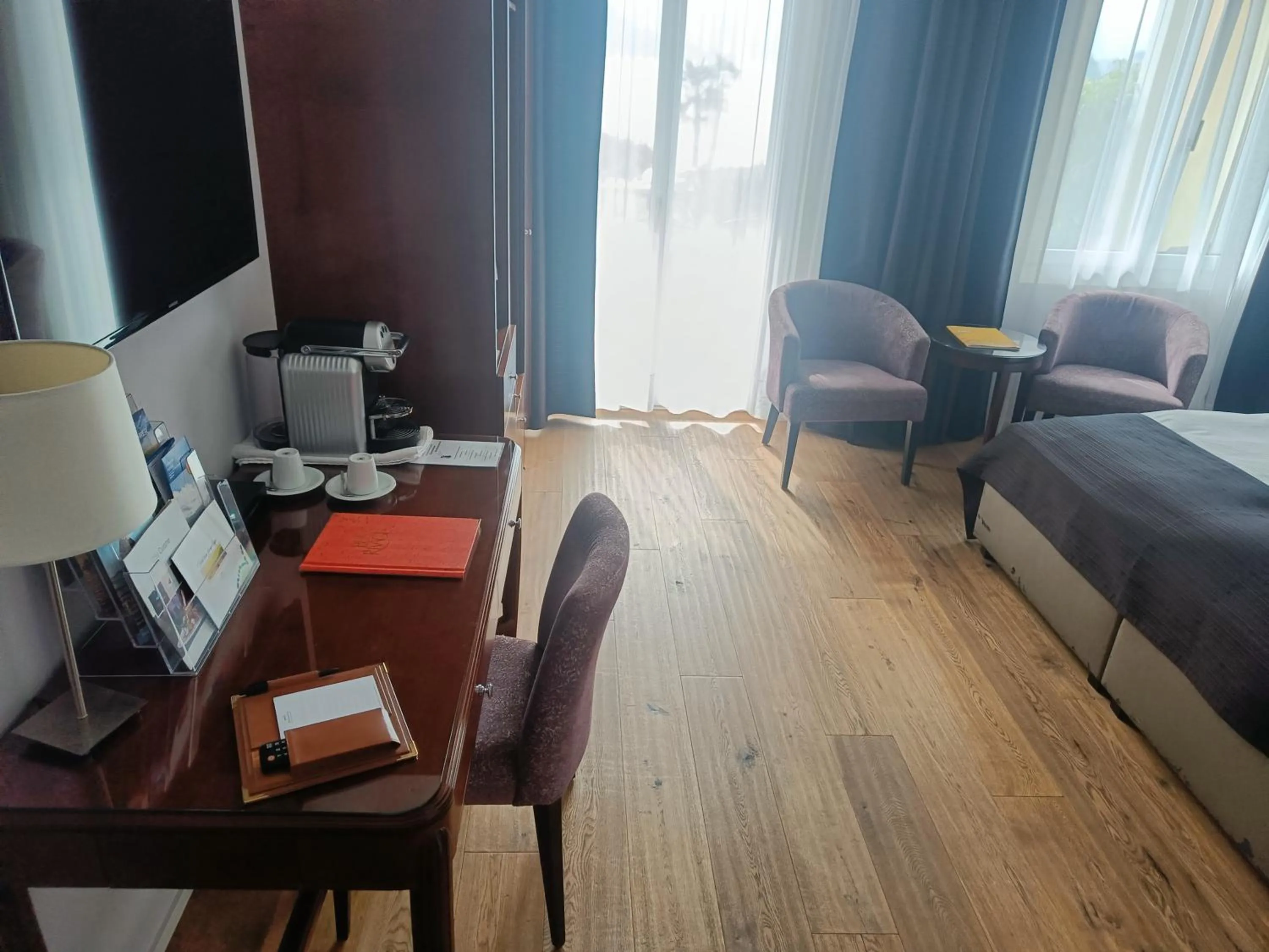 Photo of the whole room in Hotel Beau Rivage Weggis