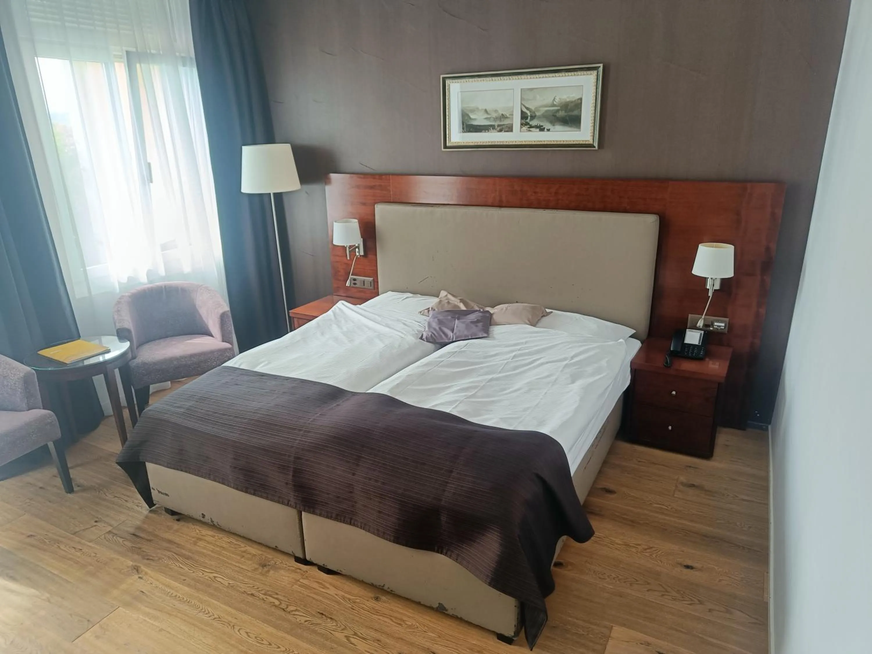 Bedroom, Bed in Hotel Beau Rivage Weggis