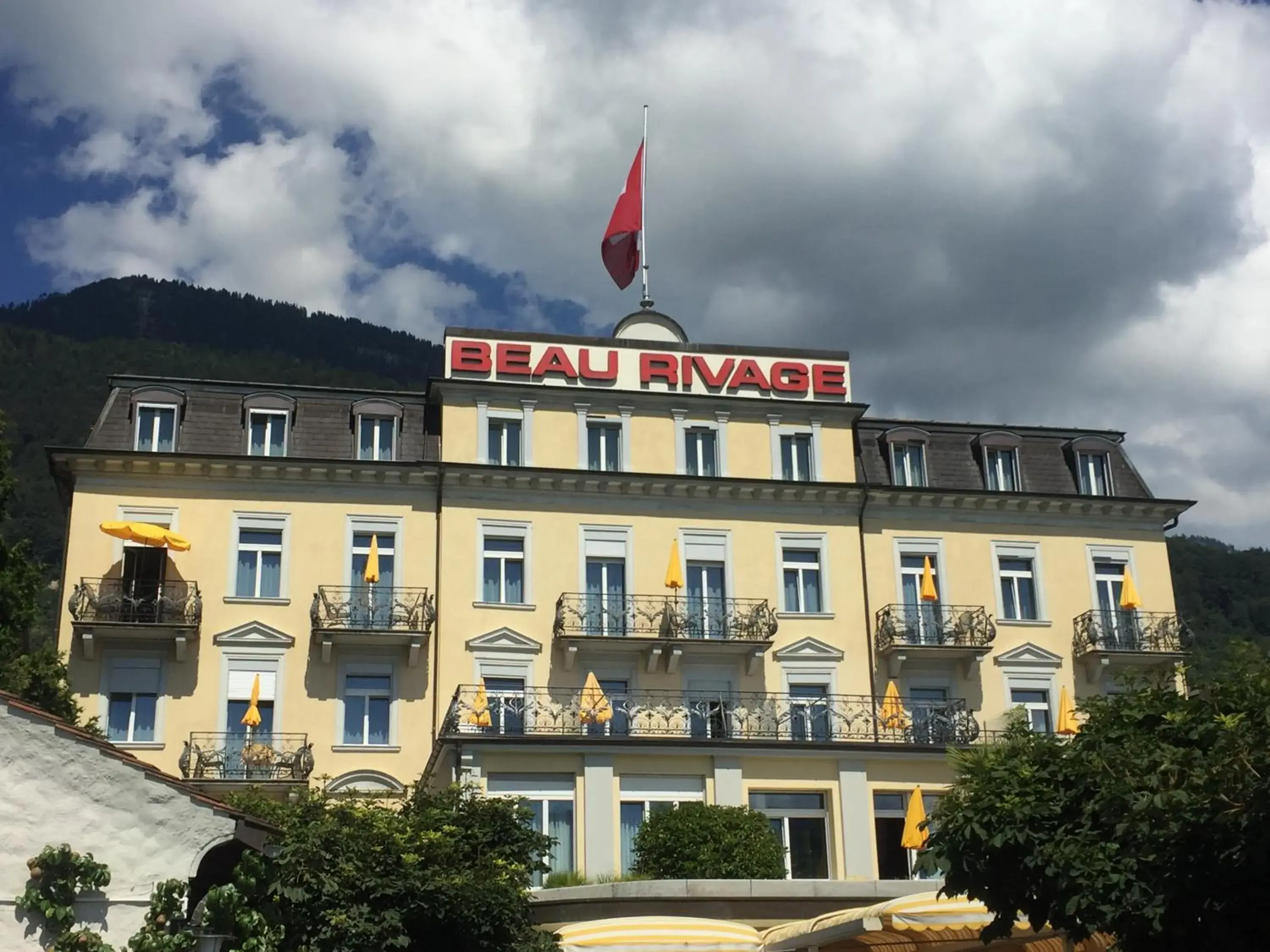 Facade/entrance in Hotel Beau Rivage Weggis Facade/entrance in Hotel Beau Rivage Weggis