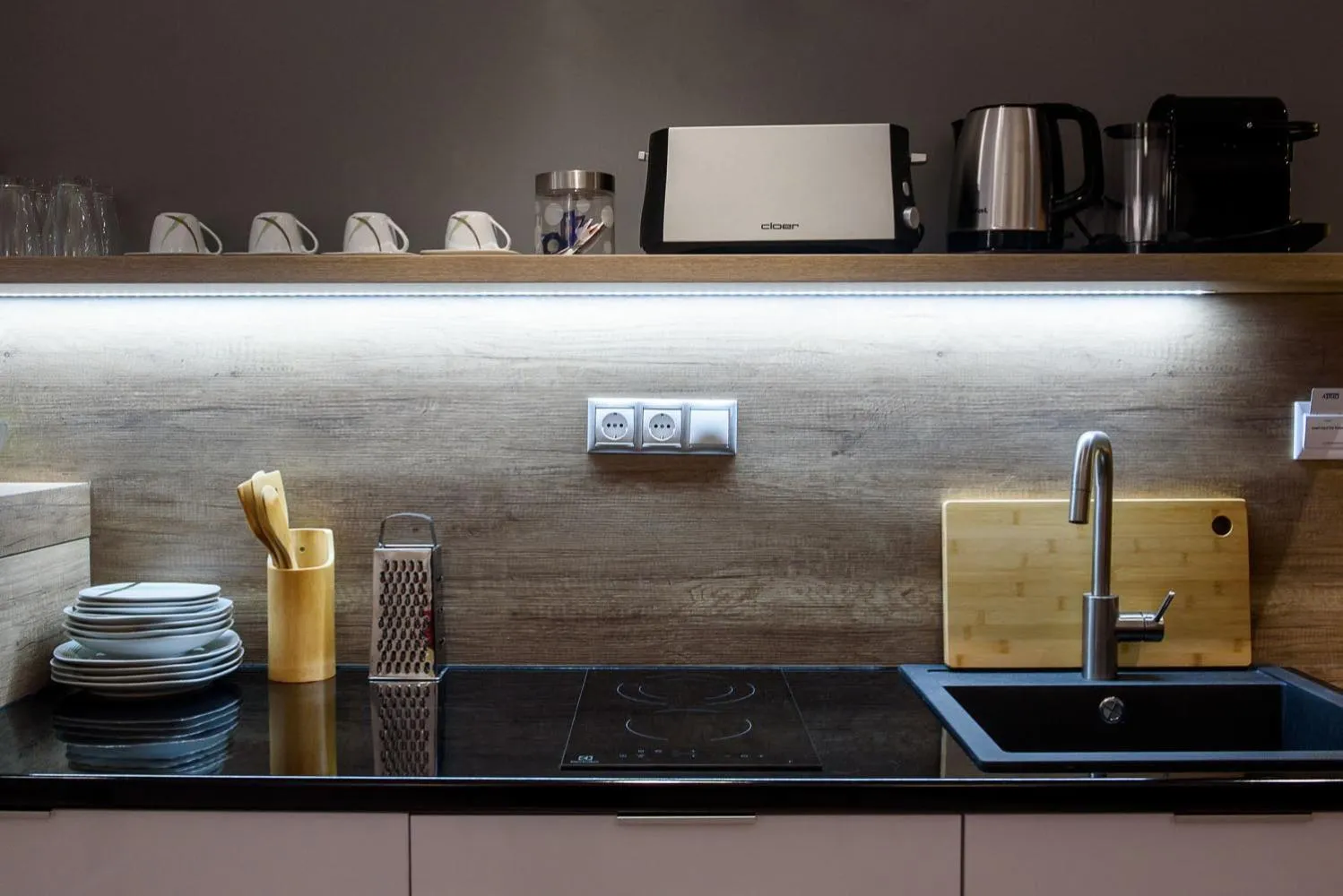 Kitchen or kitchenette in Karoly Corner Residences