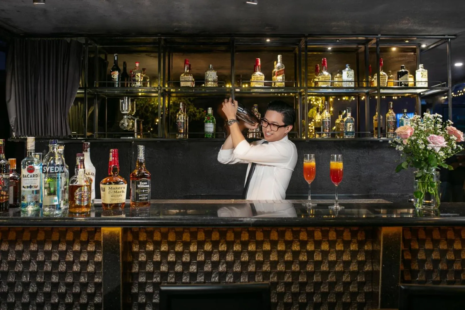 Lounge or bar in La Nueva Boutique Hotel Hanoi & Spa