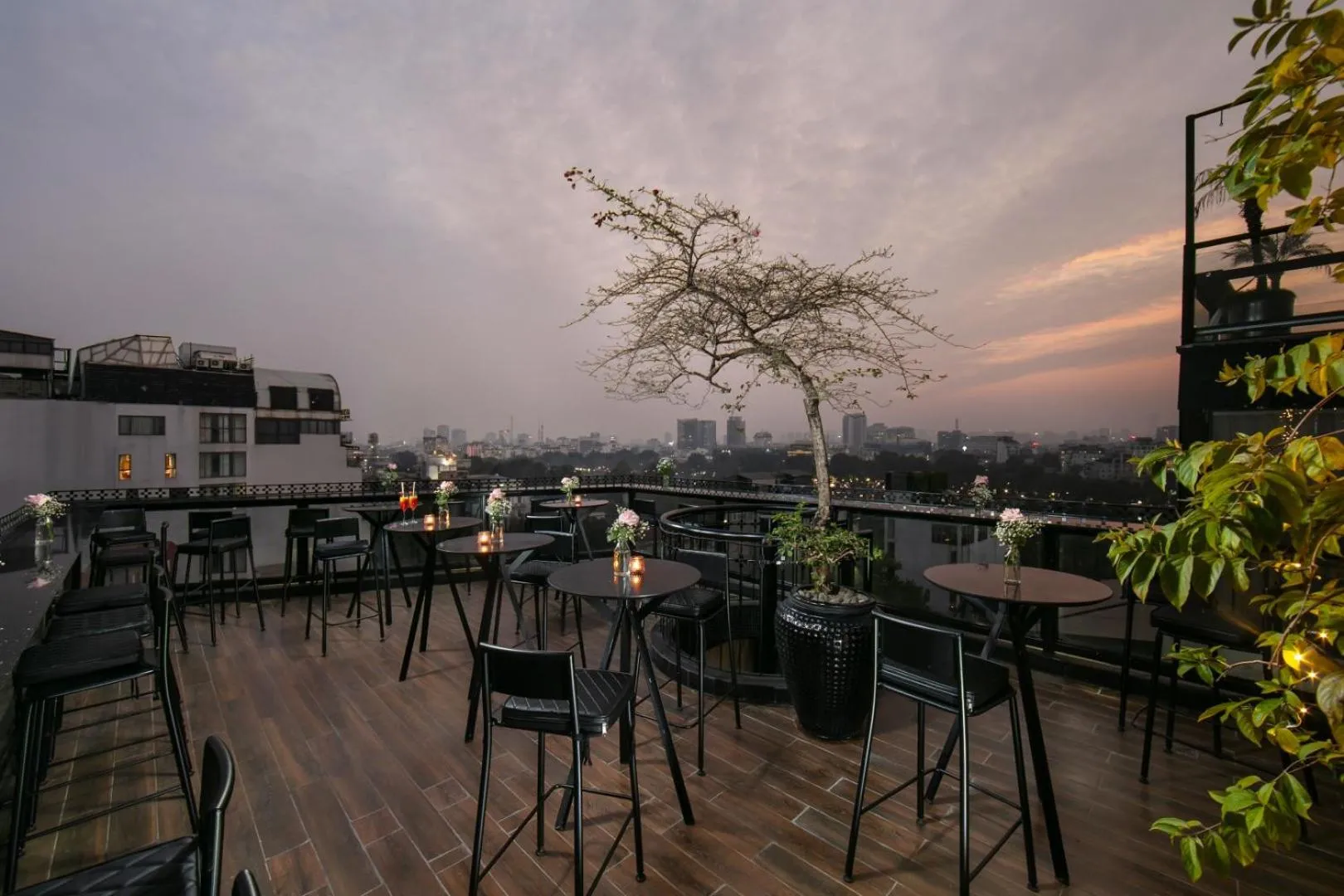 Lounge or bar in La Nueva Boutique Hotel Hanoi & Spa
