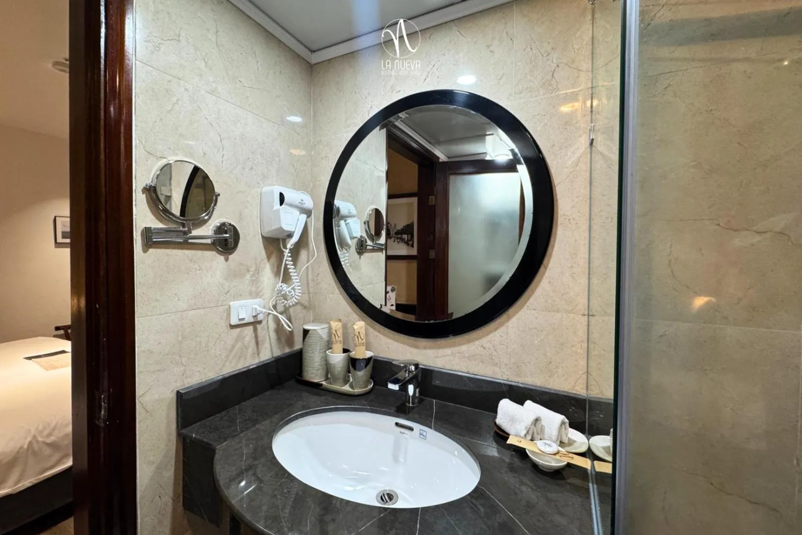 Toilet in La Nueva Boutique Hotel Hanoi & Spa