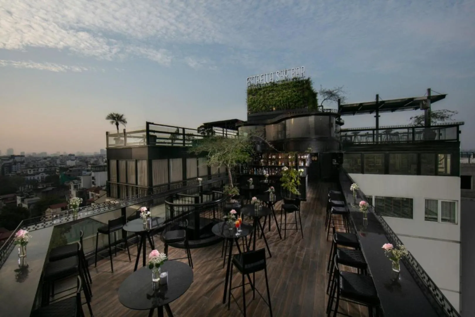 Lounge or bar in La Nueva Boutique Hotel Hanoi & Spa