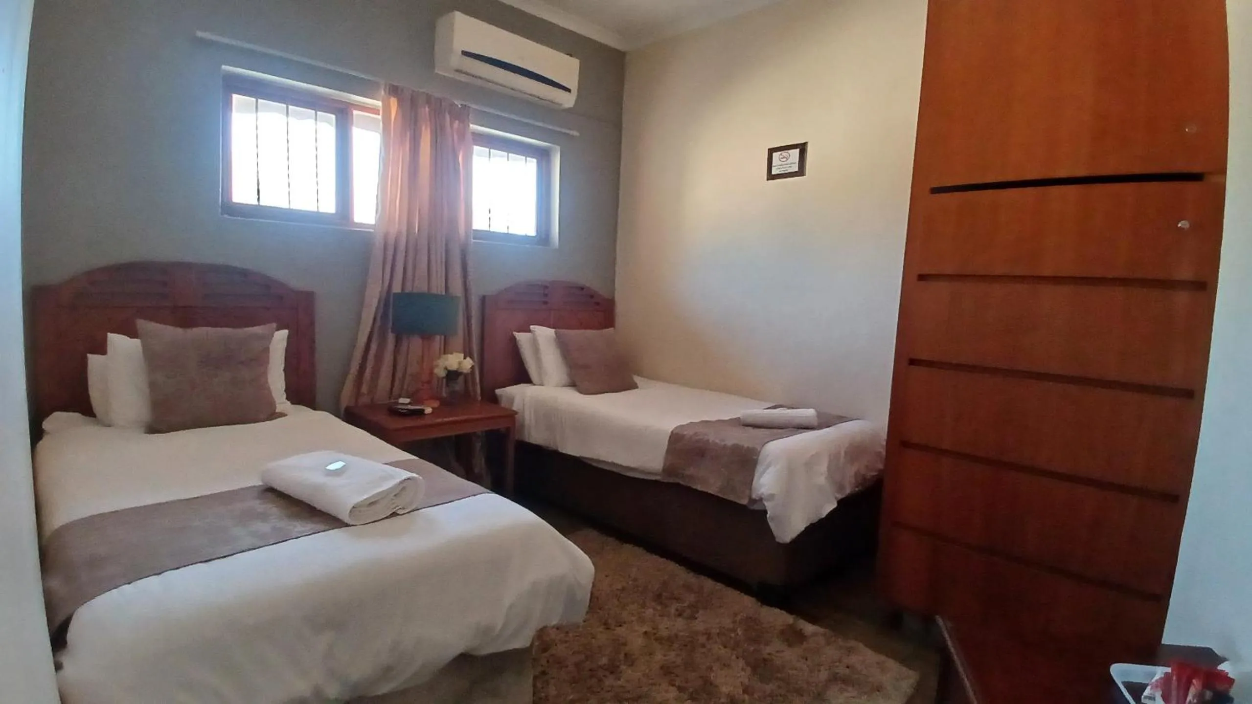 Economy Twin Room - single occupancy in Hoopoe Haven Guest House