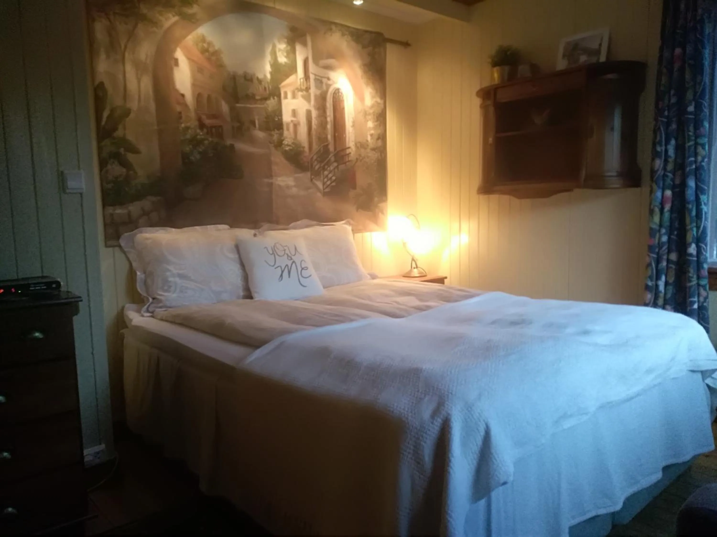 Photo of the whole room, Bed in Solheim Overnatting