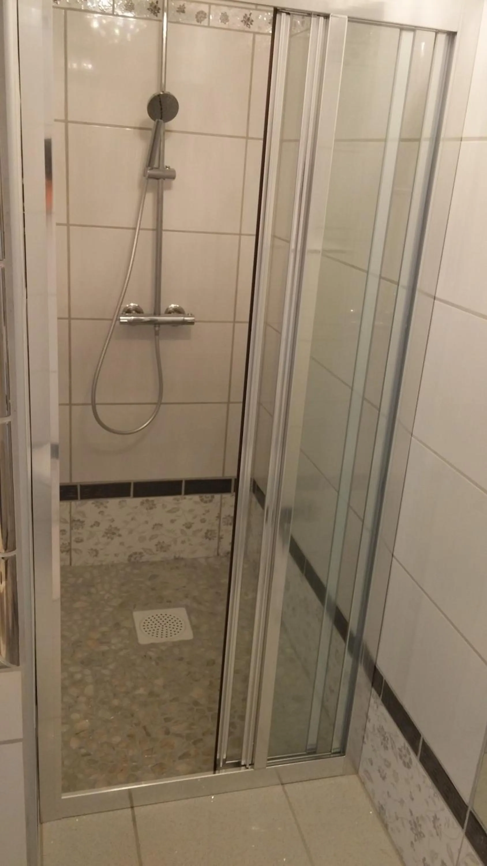 Shower in Solheim Overnatting
