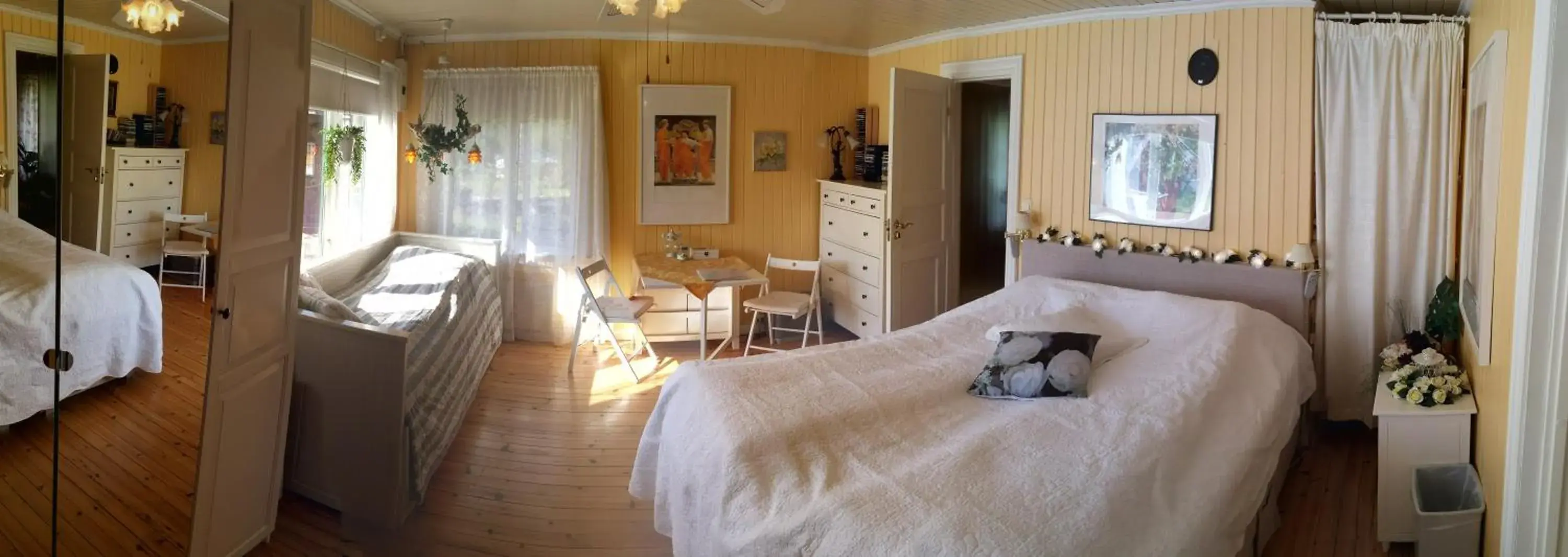 Luxury Triple Room - single occupancy in Solheim Overnatting Luxury Triple Room - single occupancy in Solheim Overnatting