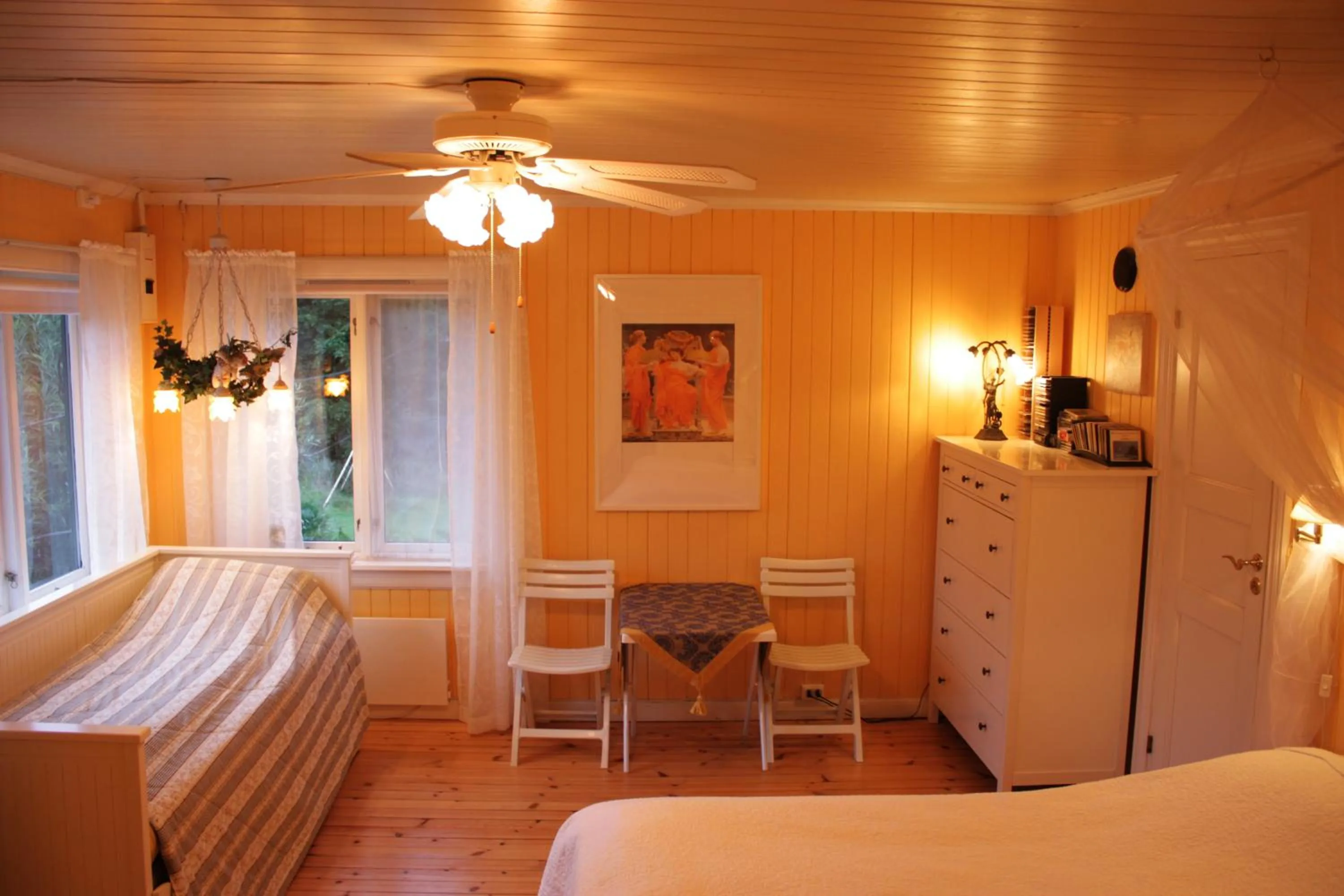 Photo of the whole room, Bed in Solheim Overnatting