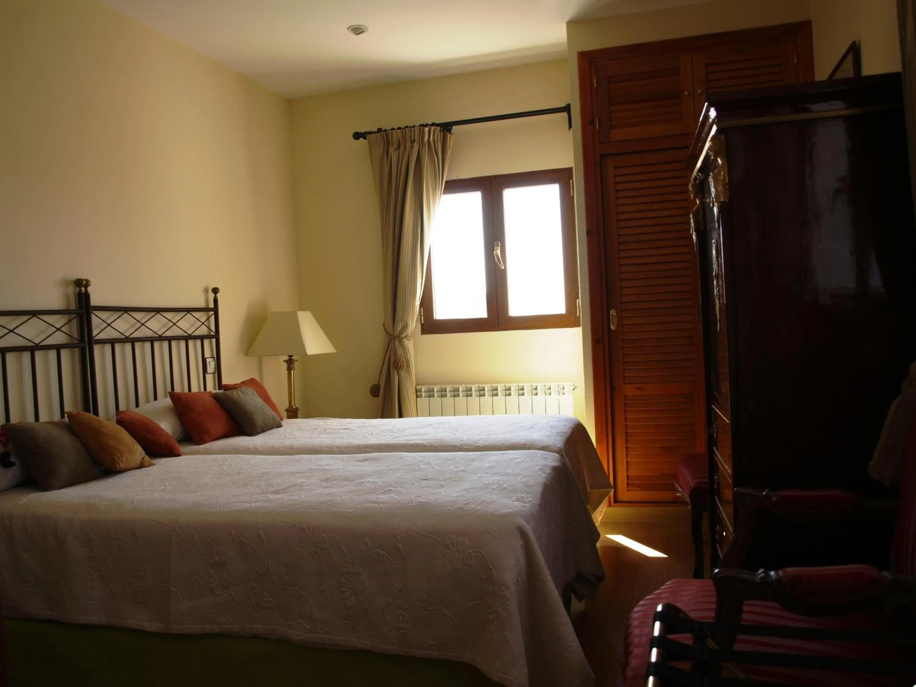 Bedroom, Bed in Residencia Real del Castillo de Curiel