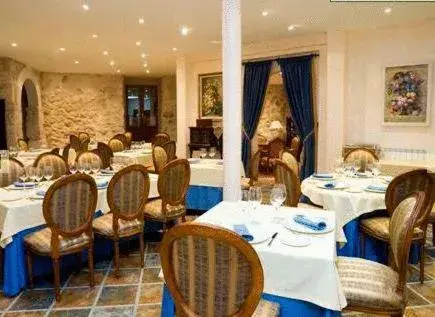Restaurant/places to eat in Residencia Real del Castillo de Curiel Restaurant/places to eat in Residencia Real del Castillo de Curiel