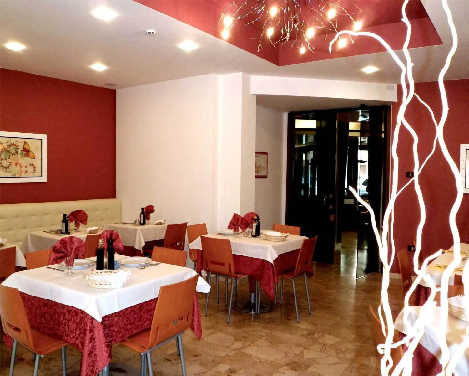 Restaurant/places to eat in Hotel Europeo