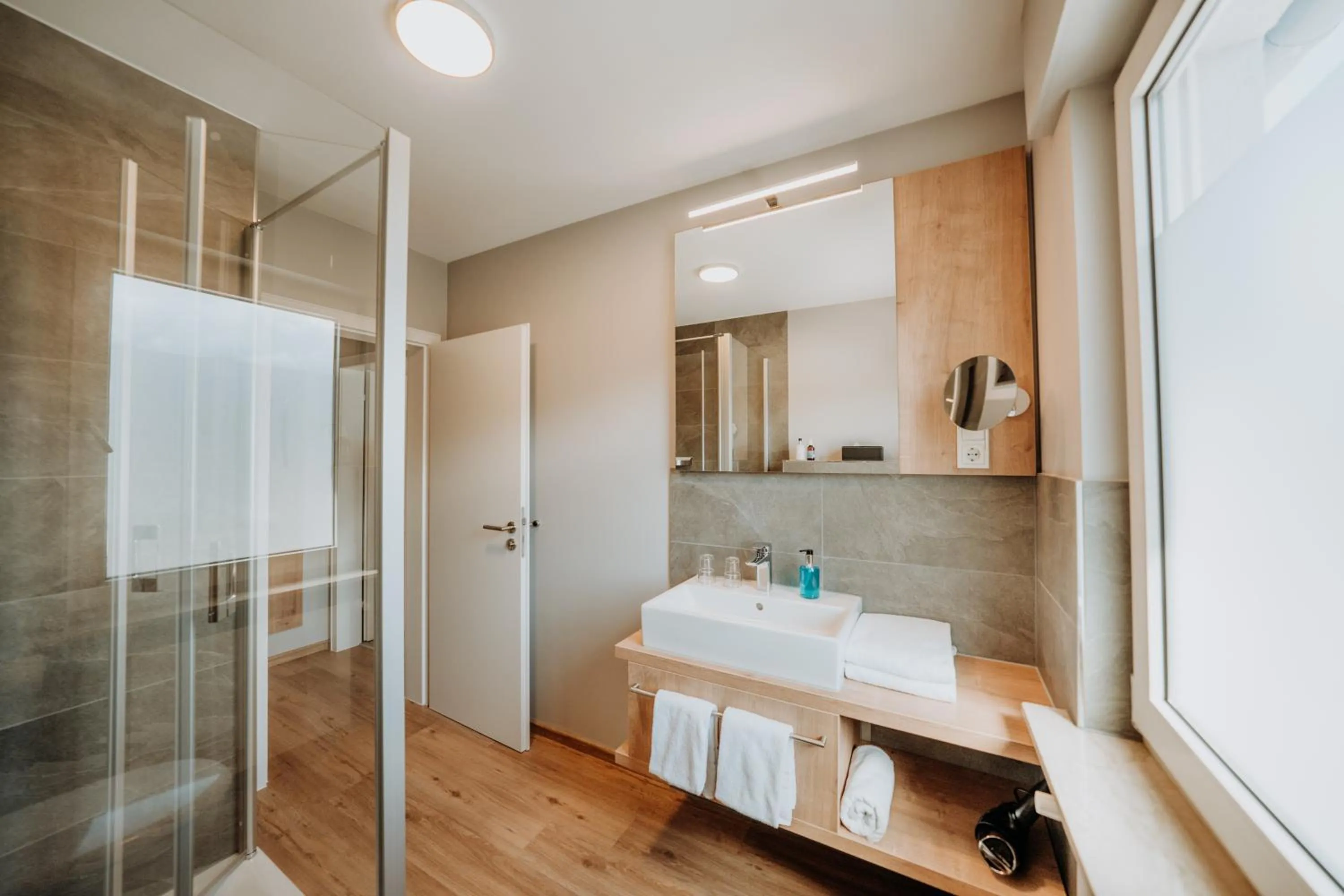 Shower in Hotel Restaurant zur Marienburg